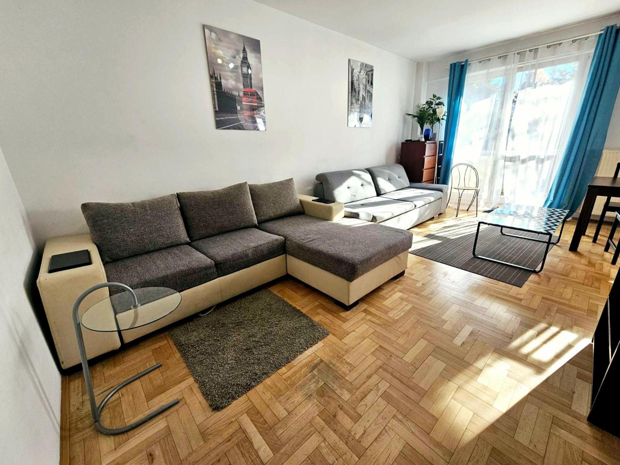 One-Bedroom Apartment - Photo 2