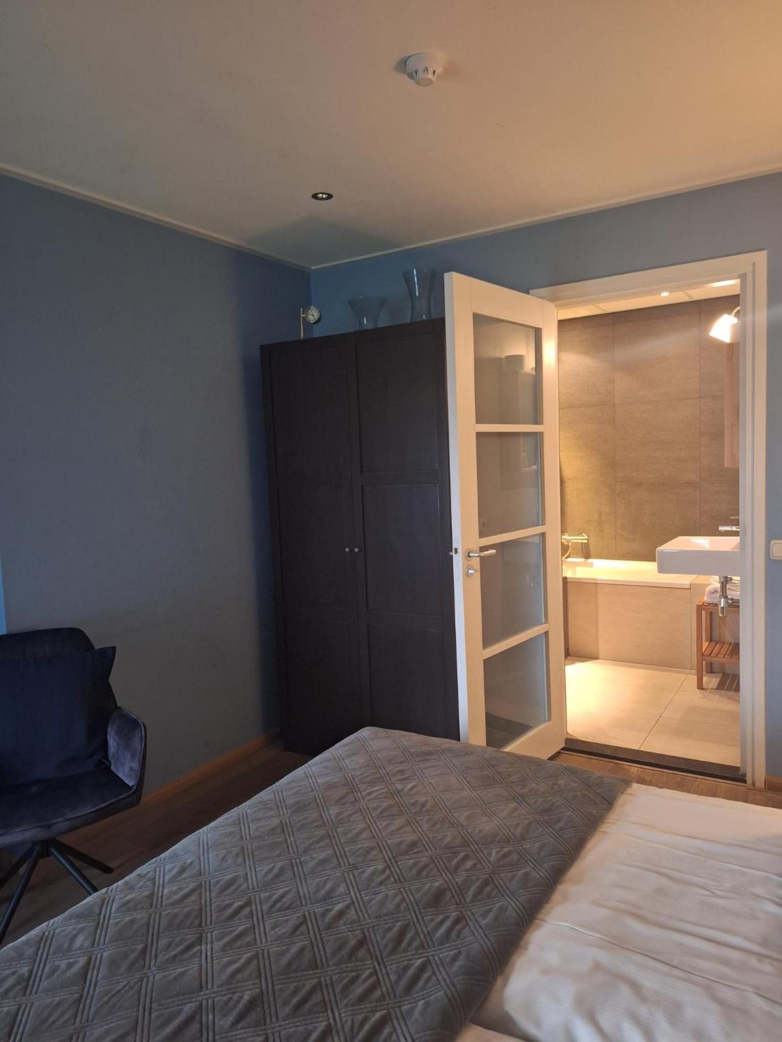 Budget Twin Room photo 3