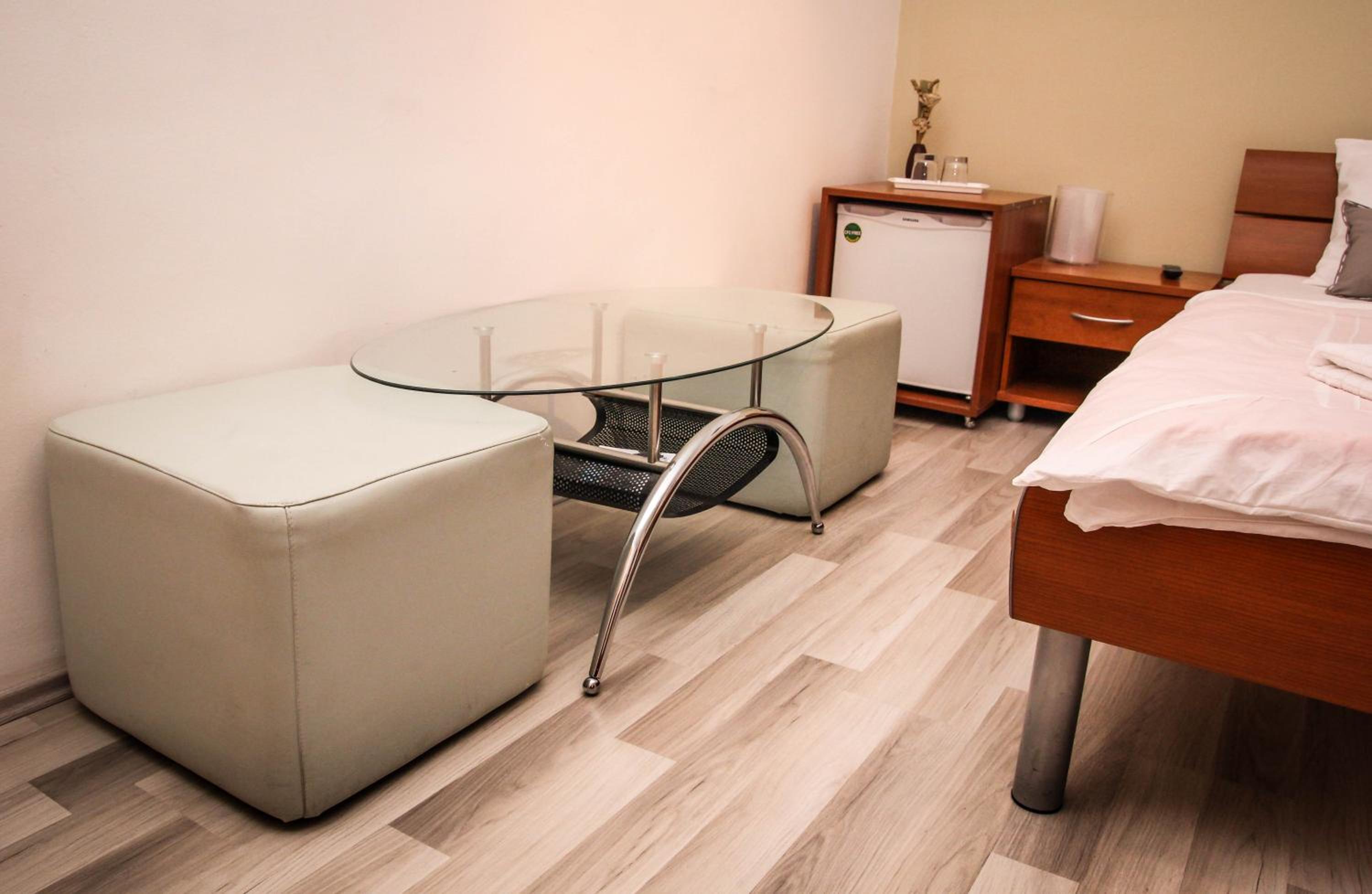 Quadruple Room with Private External Bathroom - Photo 4