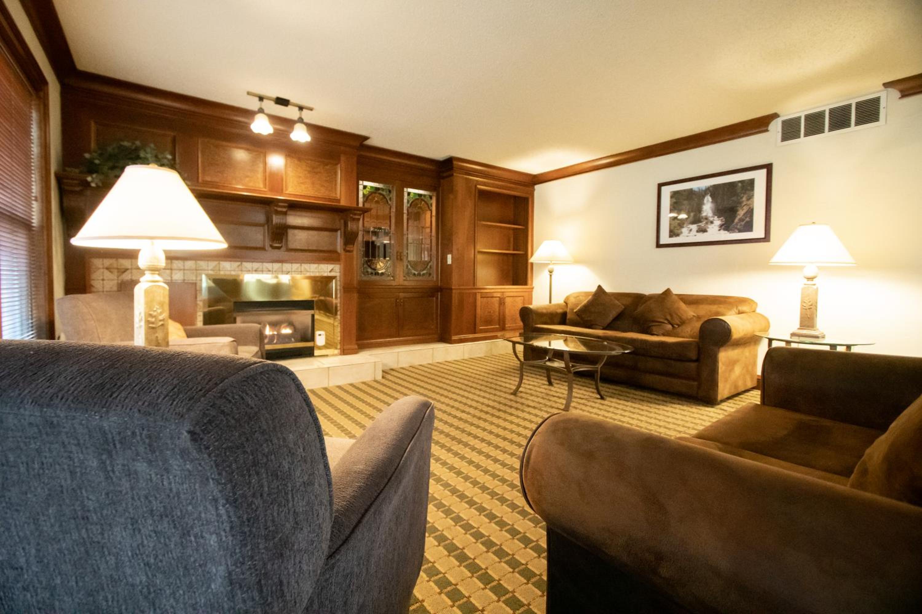 Two-Bedroom Apartment (6 Adults) photo 1
