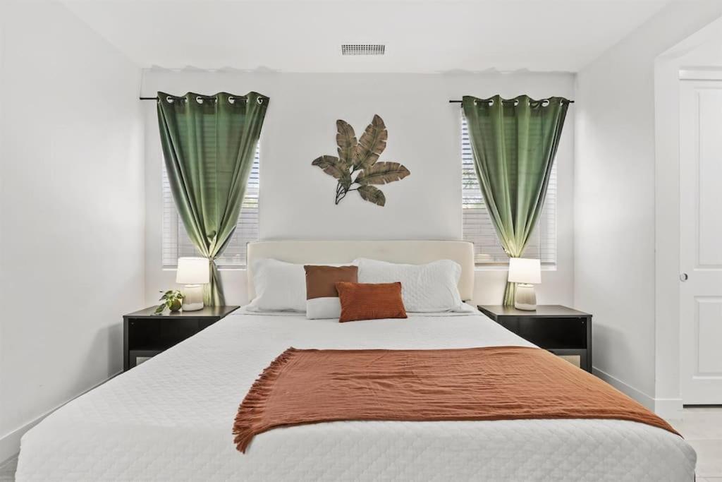 Four-Bedroom House photo 1
