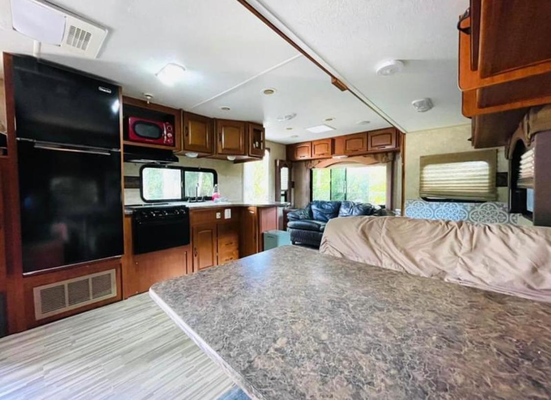 Mobile Home photo 2