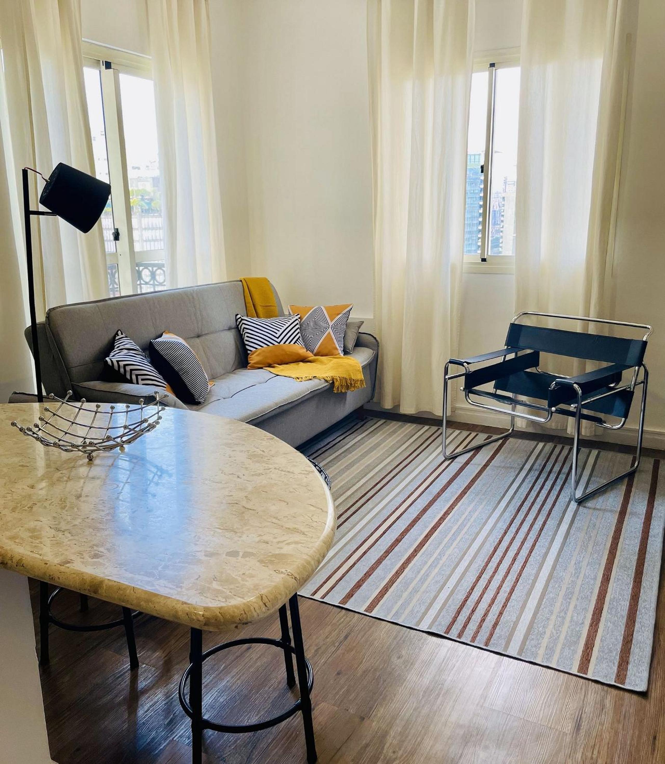 Deluxe Apartment