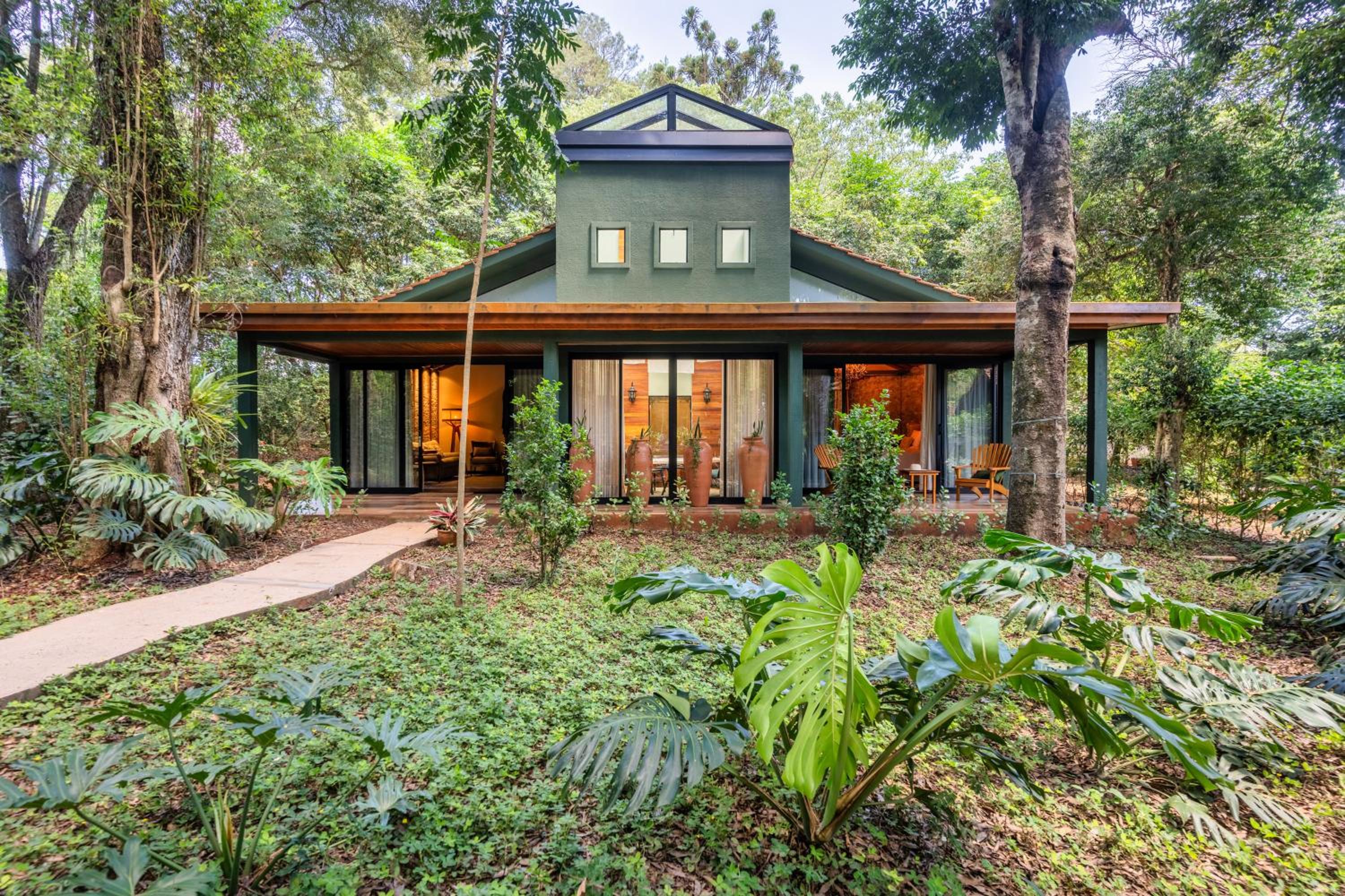Bungalow with Garden View