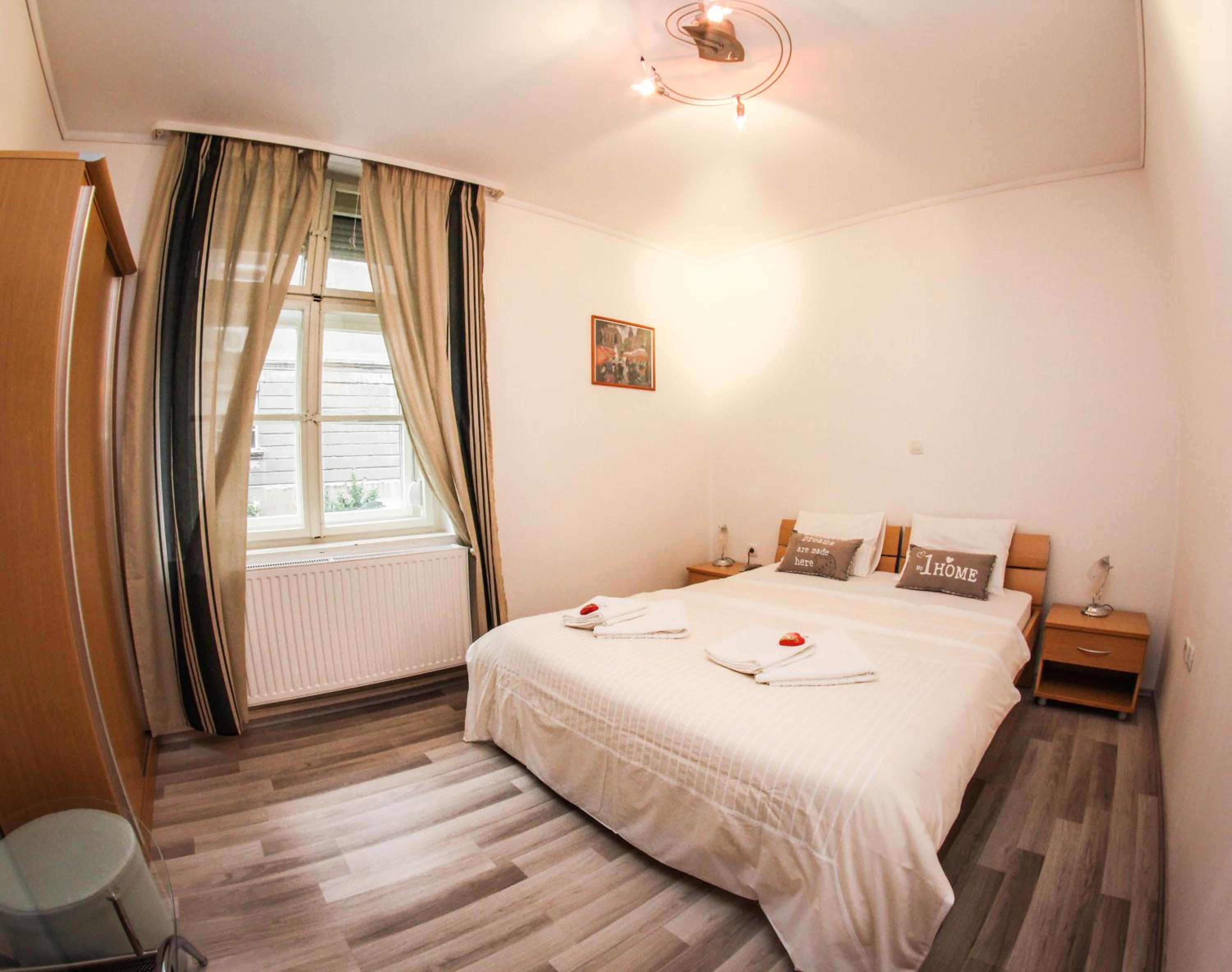 Quadruple Room with Private External Bathroom - Photo 1
