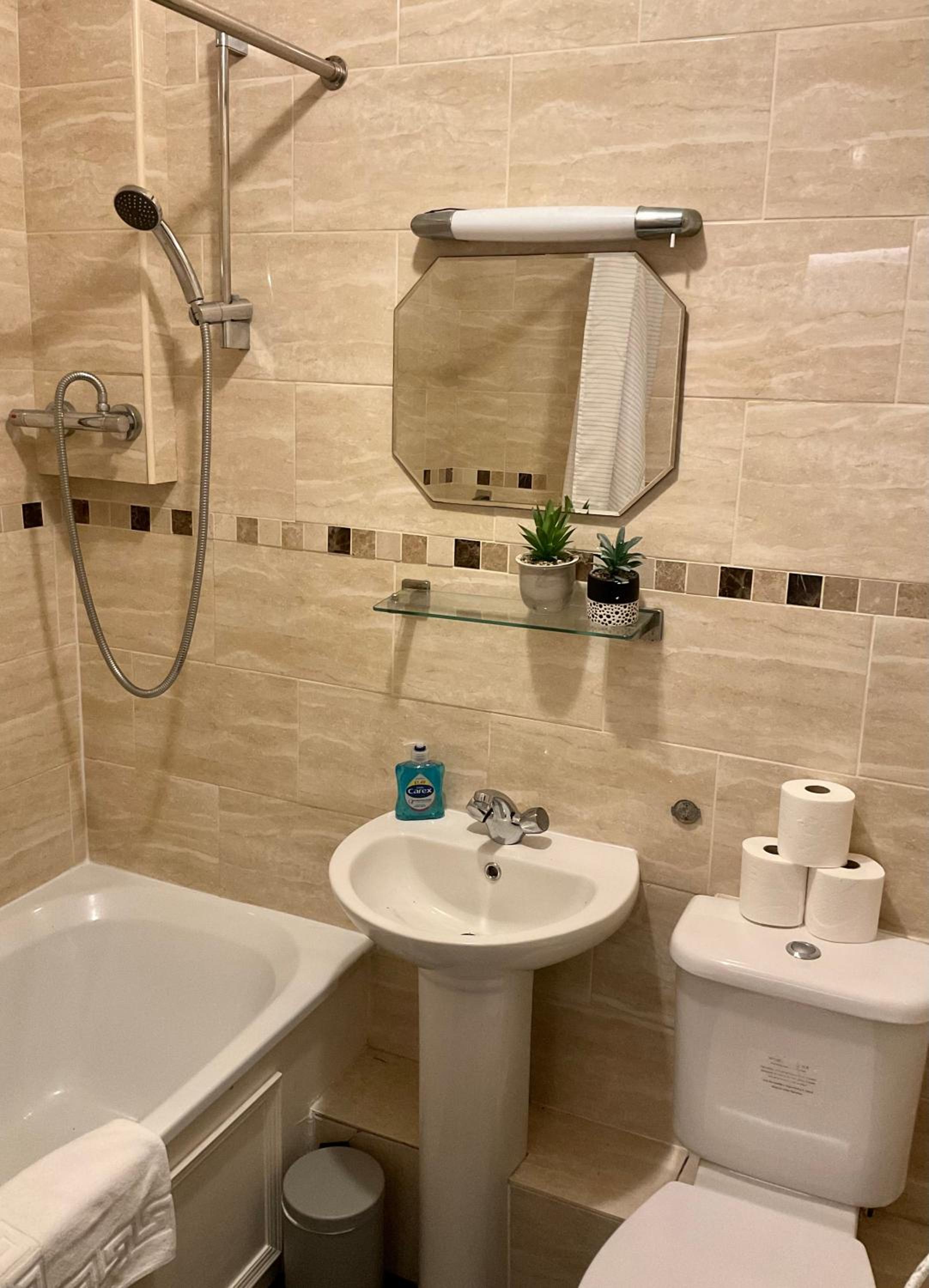 Double Room with Private Bathroom photo 2