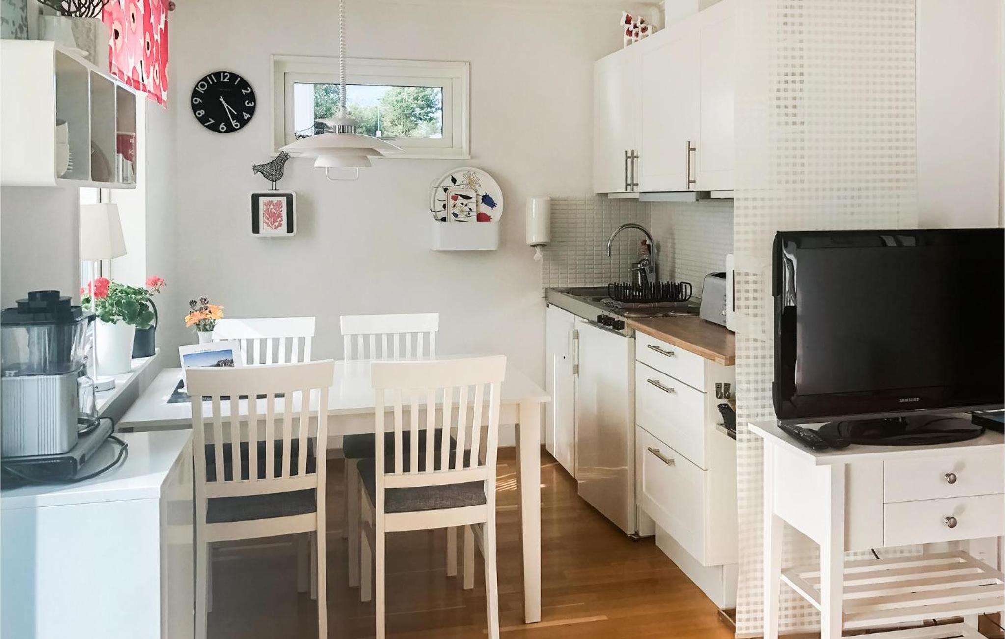 Two-Bedroom Holiday Home photo 3