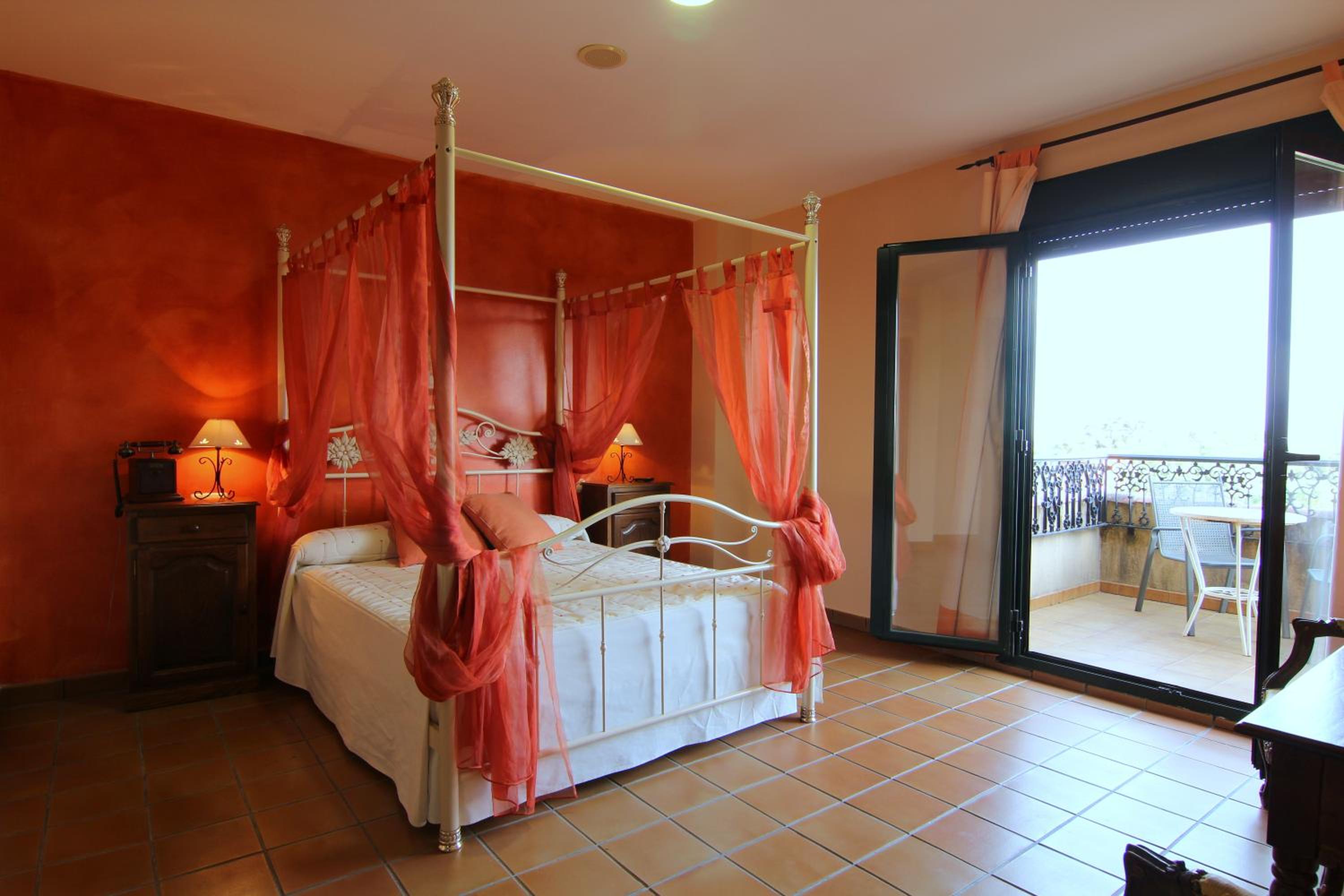 Habitación Doble Económica Cama de 135 cm