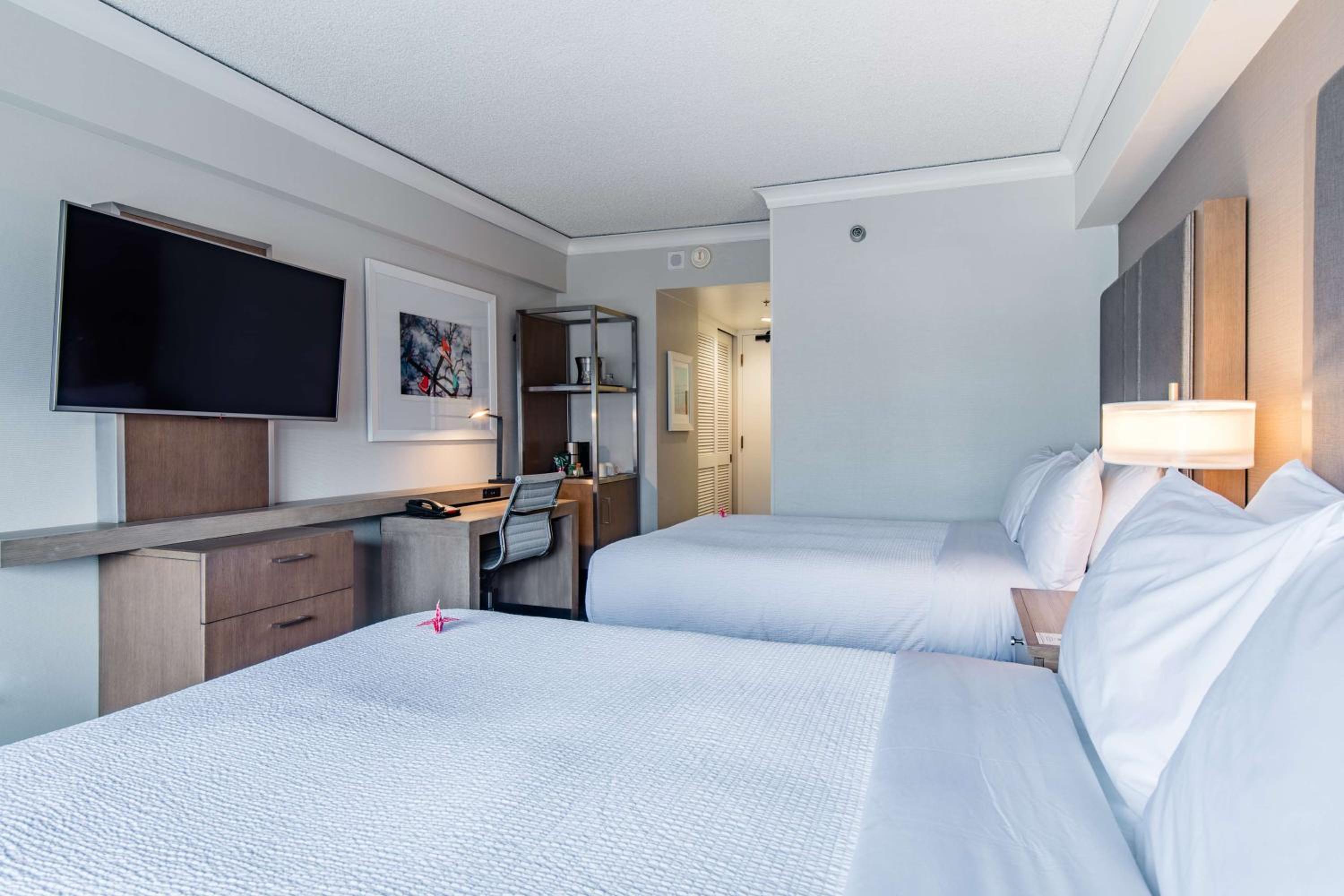 Executive Double Room with Two Double Beds and City View photo 3