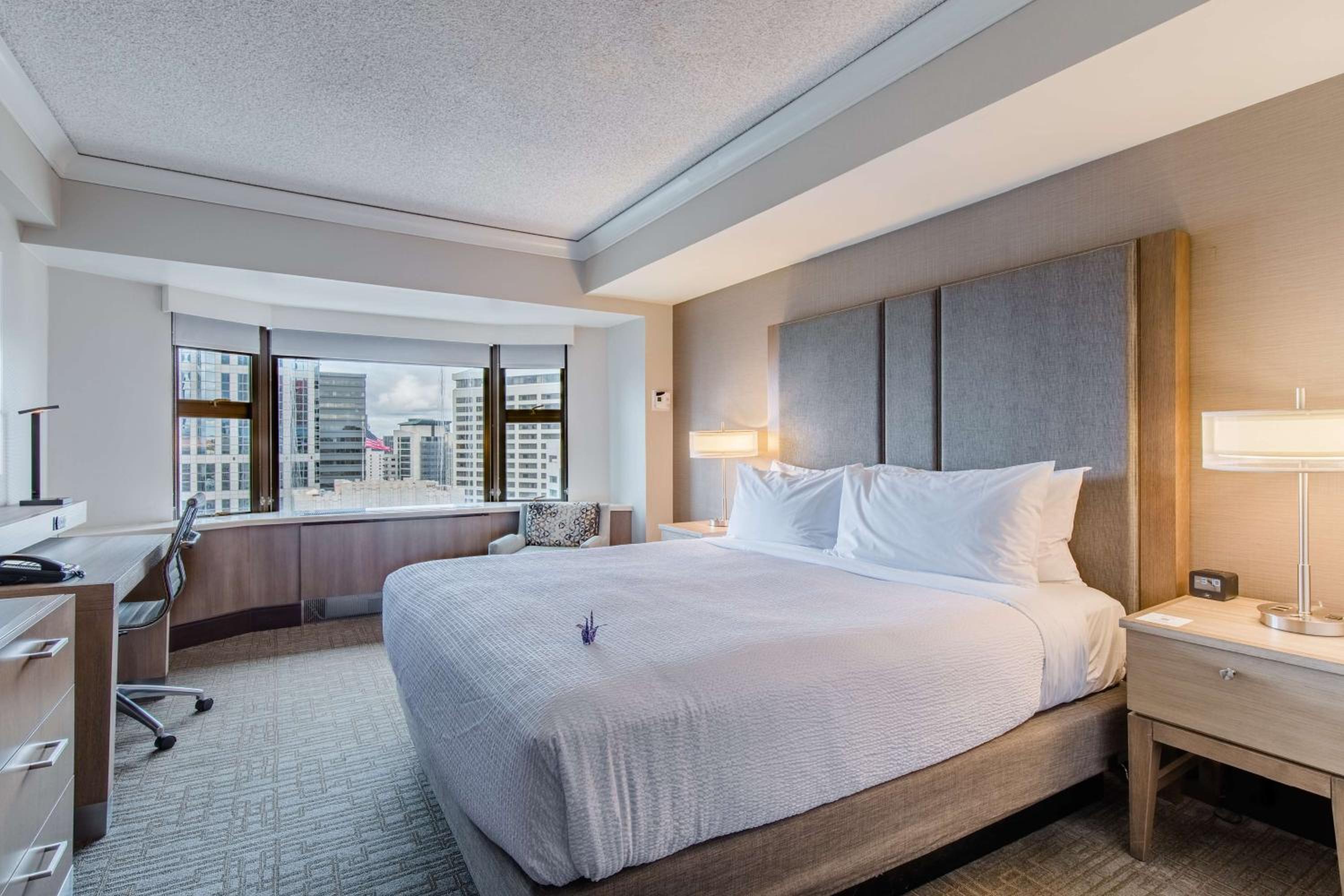 Executive King Room with Skyline View photo 1