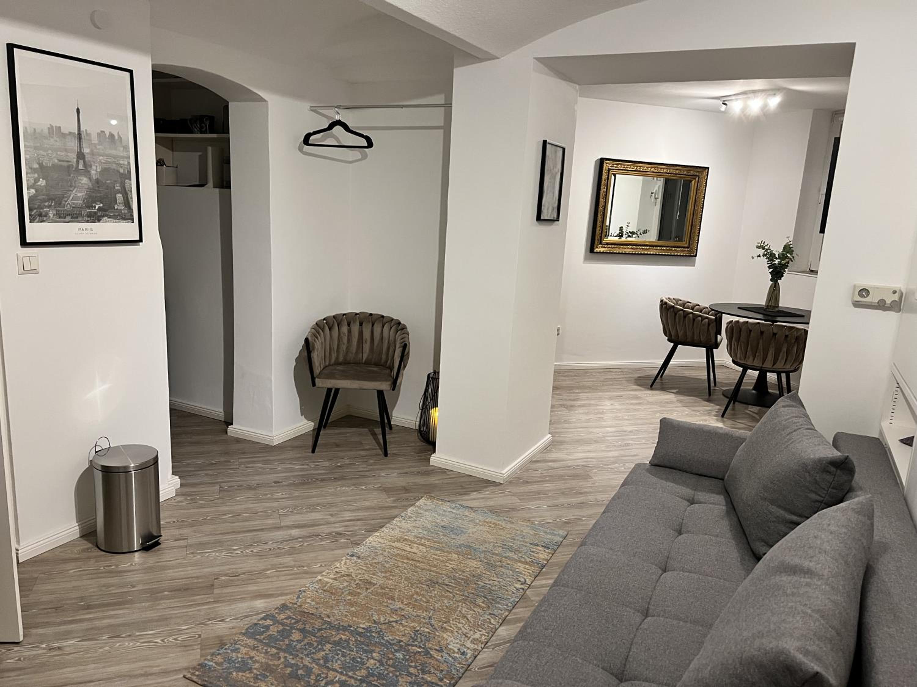 One-Bedroom Apartment photo 3