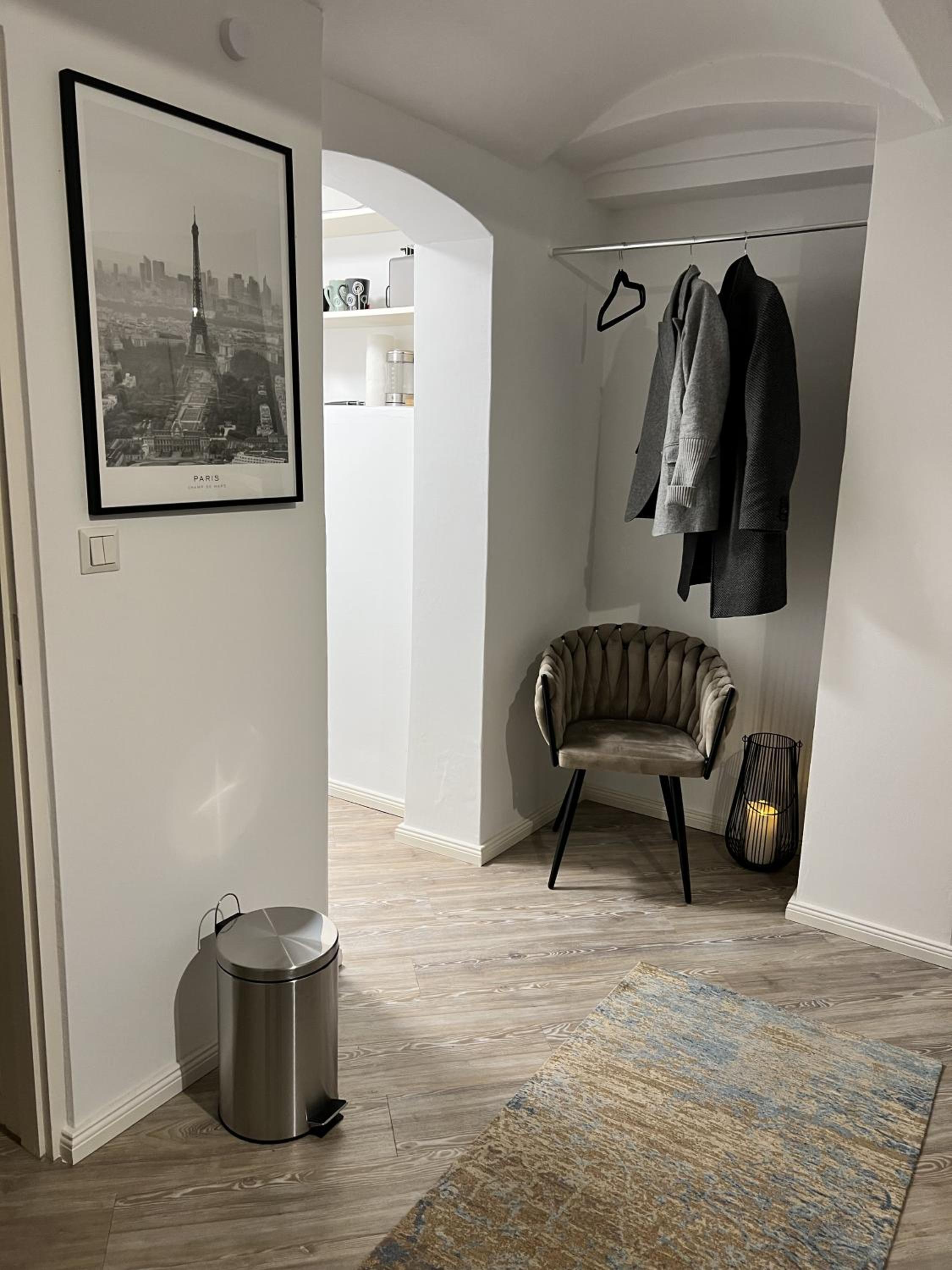 One-Bedroom Apartment photo 2