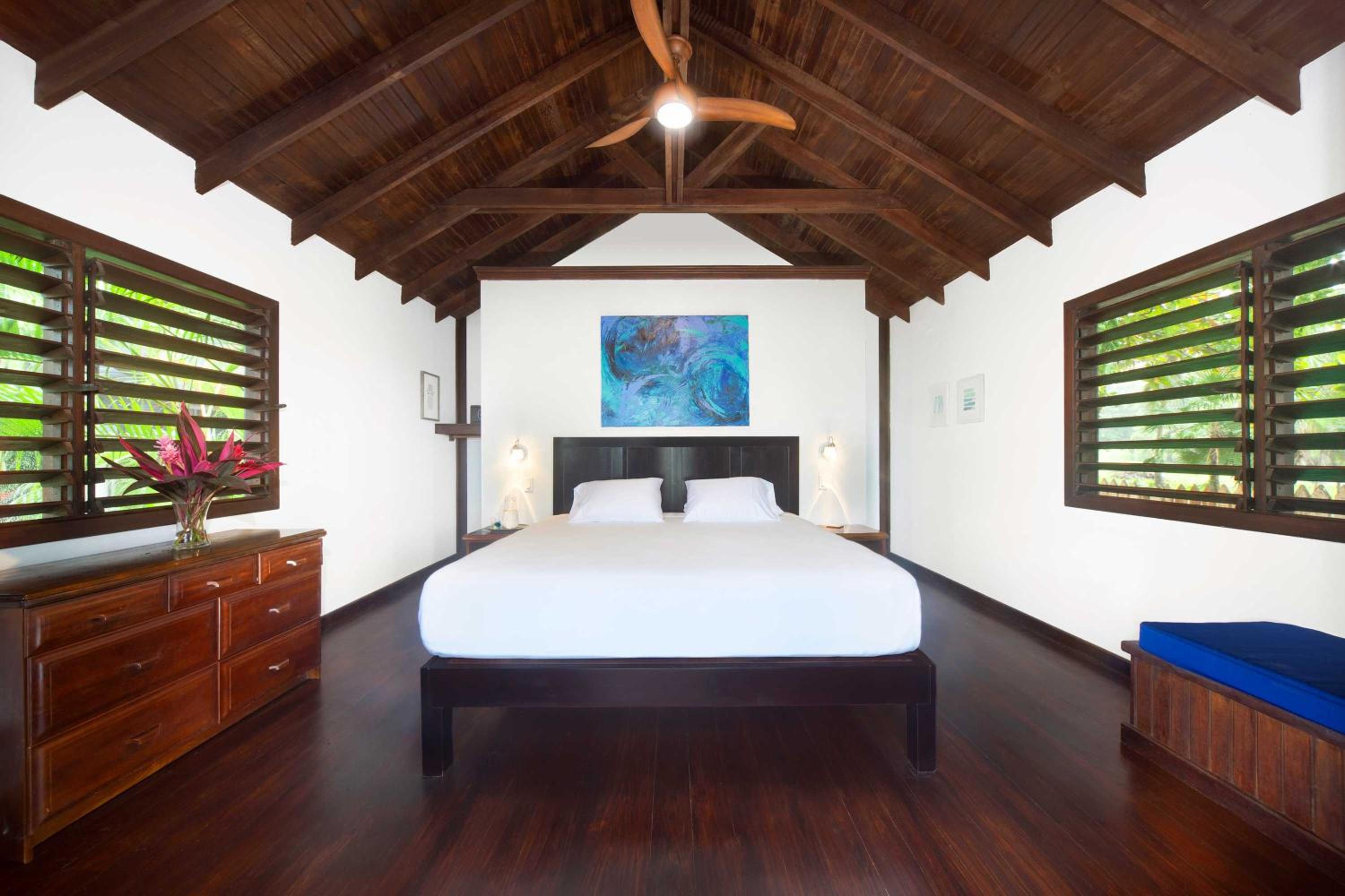 Sea View Suite photo 3