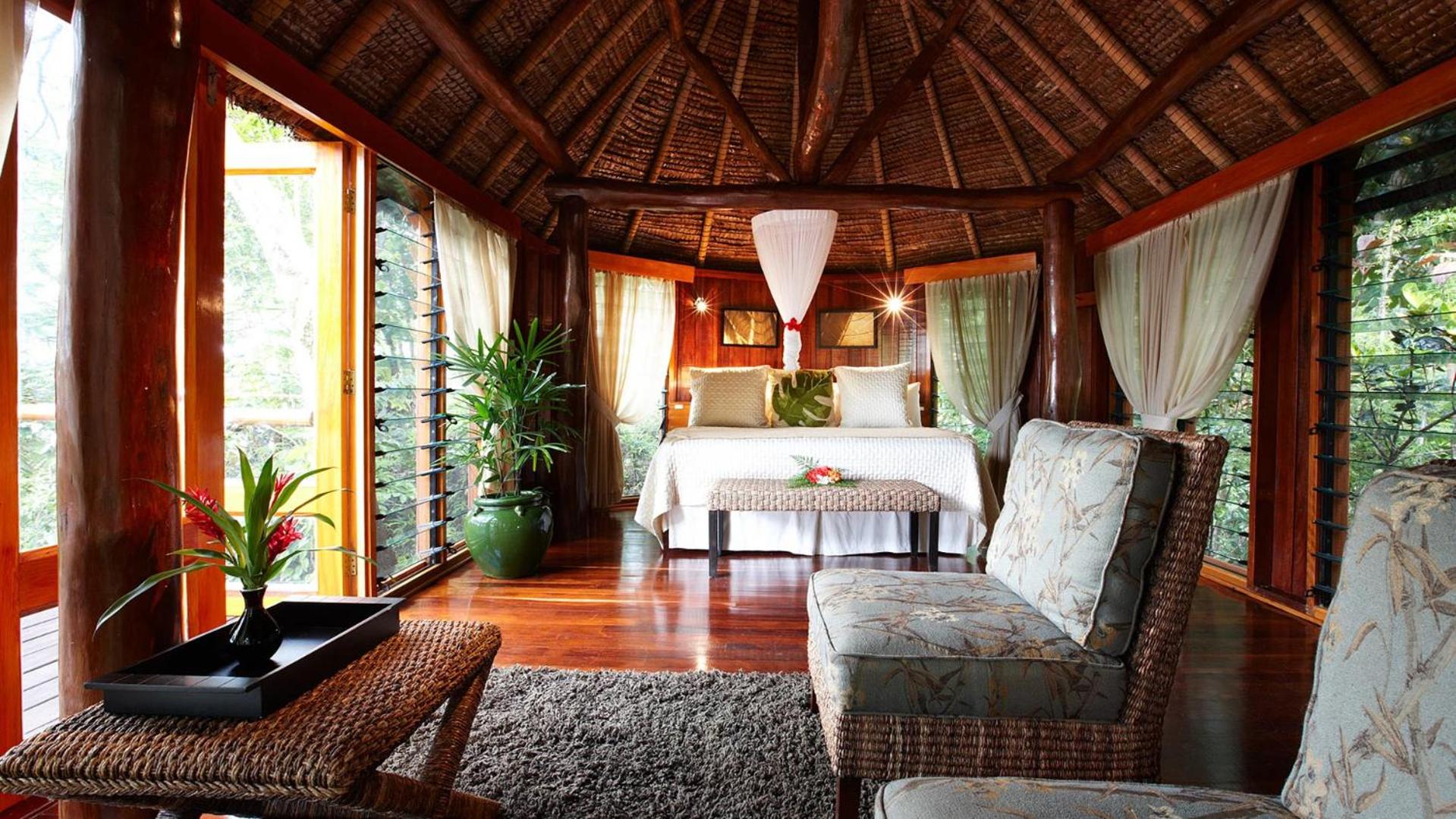 Bungalow with Garden View