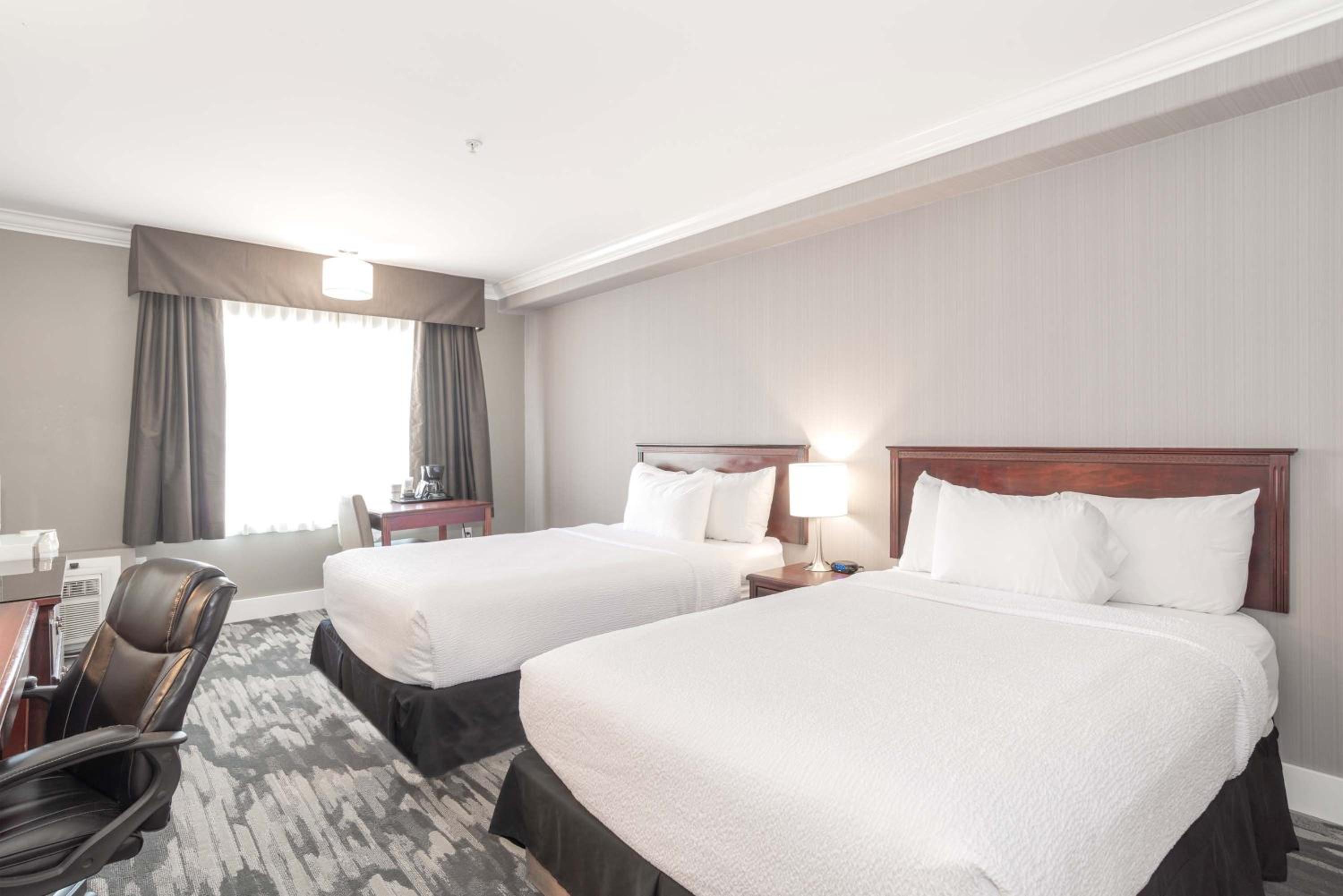 Standard Room, 2 Queen Beds - Photo 1