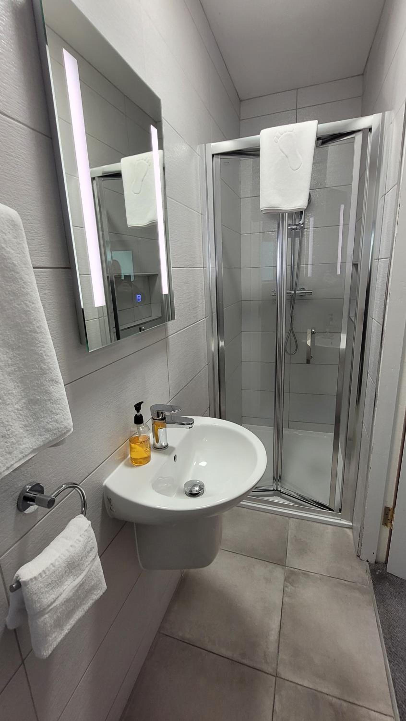 Small Double Room - Photo 2