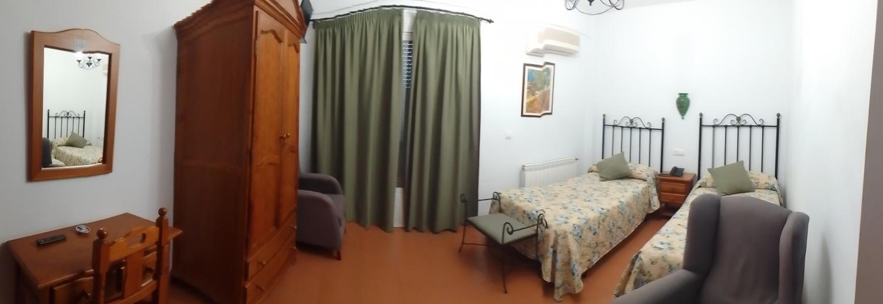 Habitación Doble con Vista a la Piscina