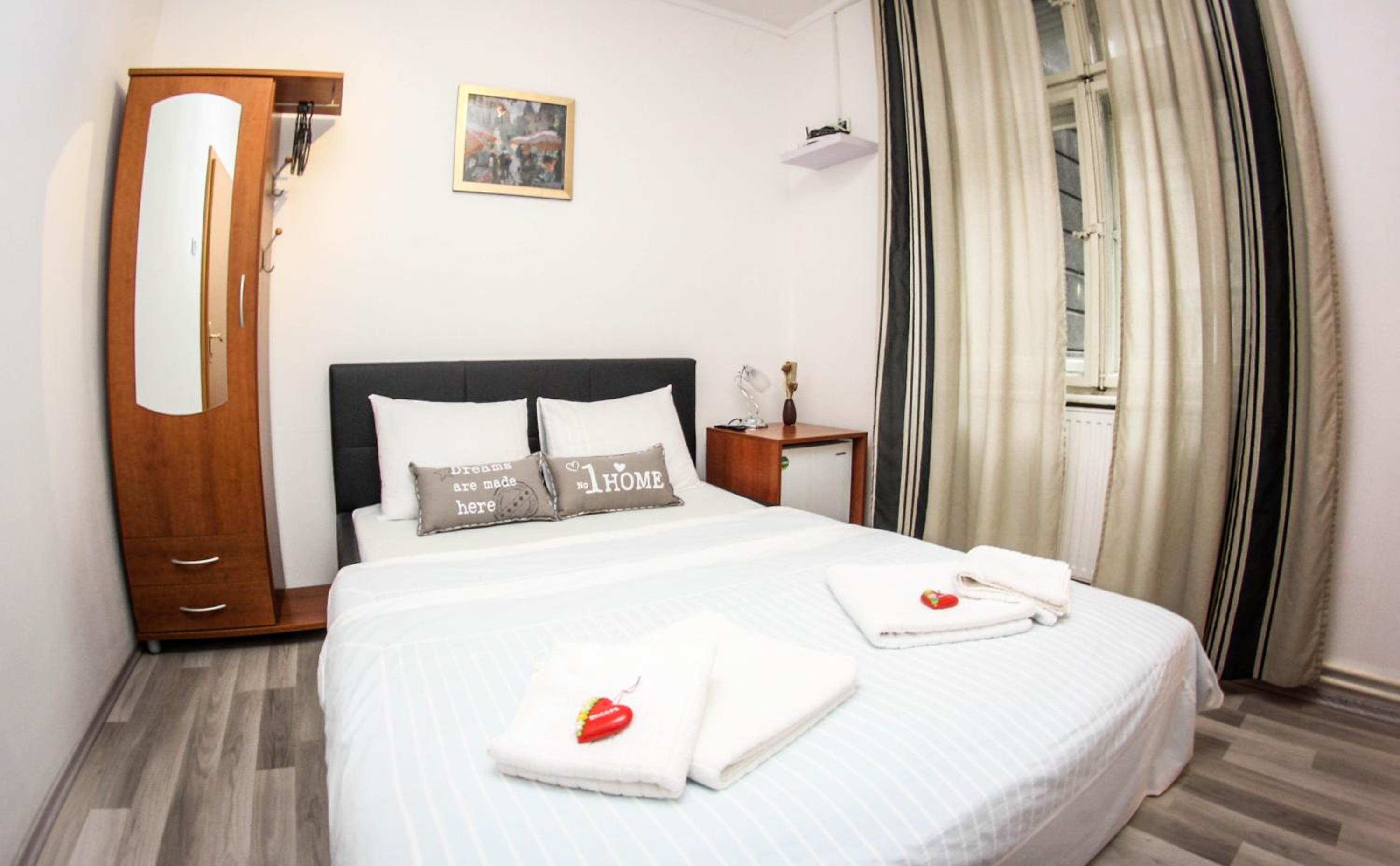 Standard Double Room - Photo 2