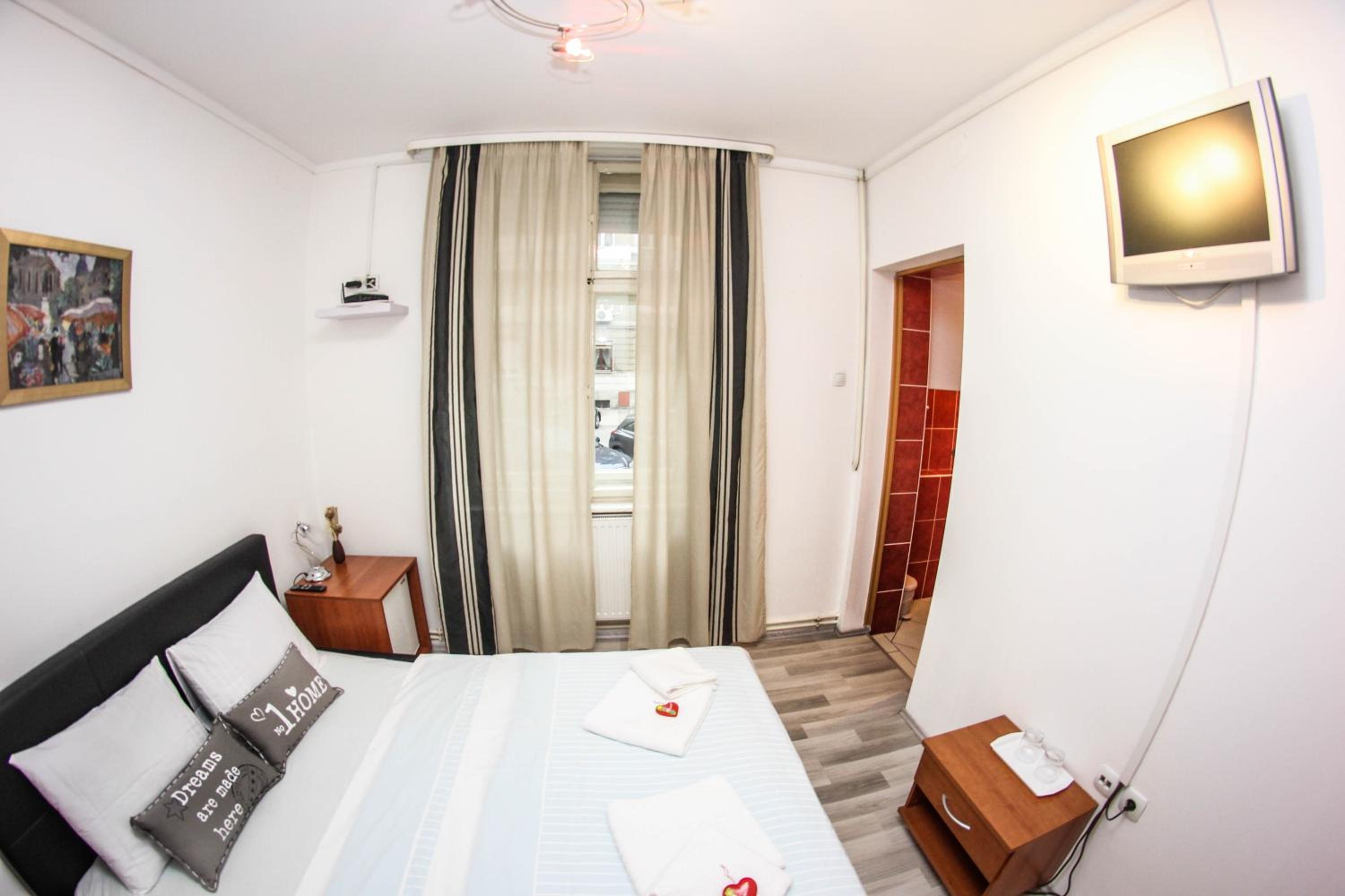 Standard Double Room - Photo 5