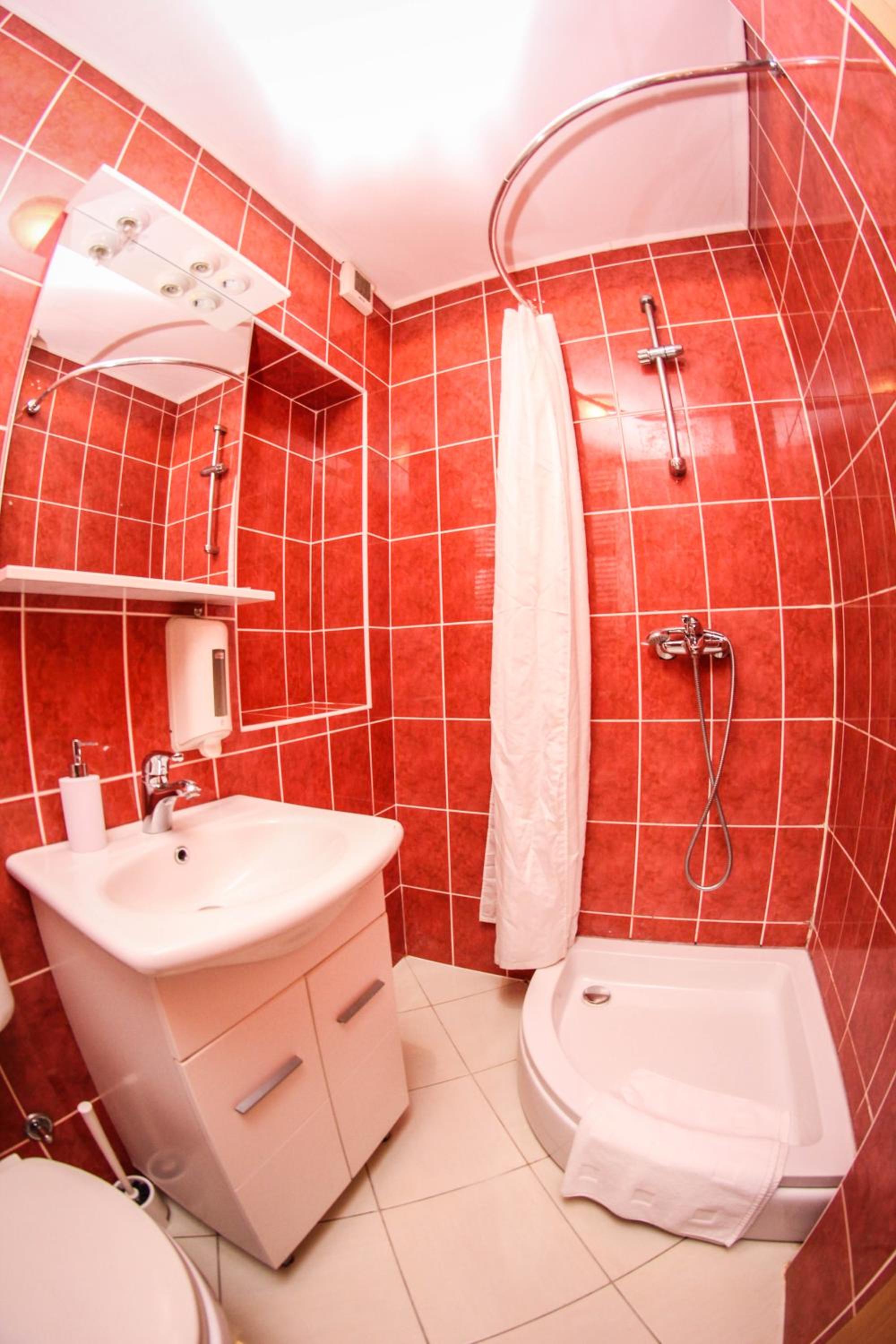Quadruple Room with Private External Bathroom - Photo 11