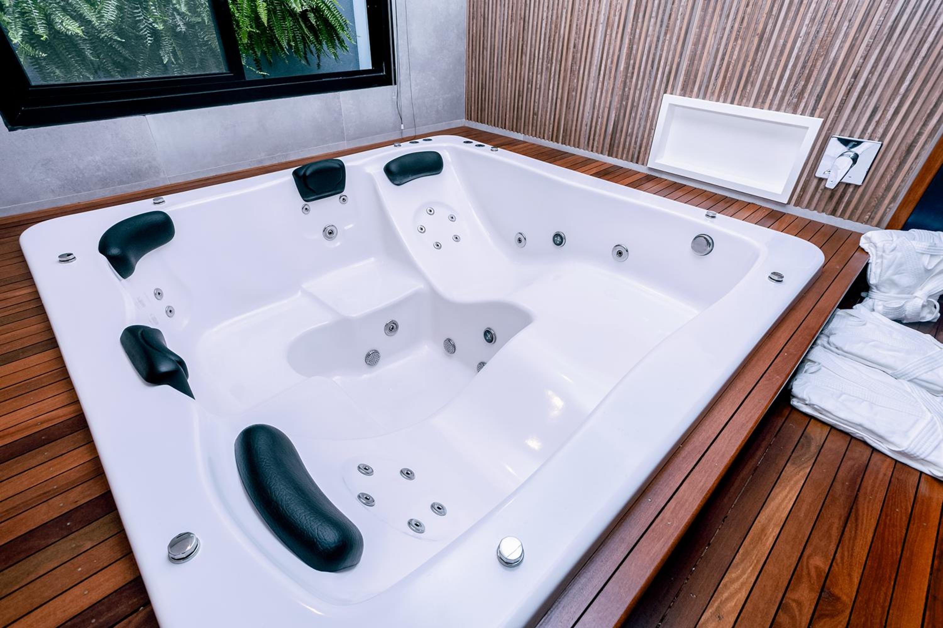 Suite Celebration com 2 Quartos e Hidromassagem photo 3