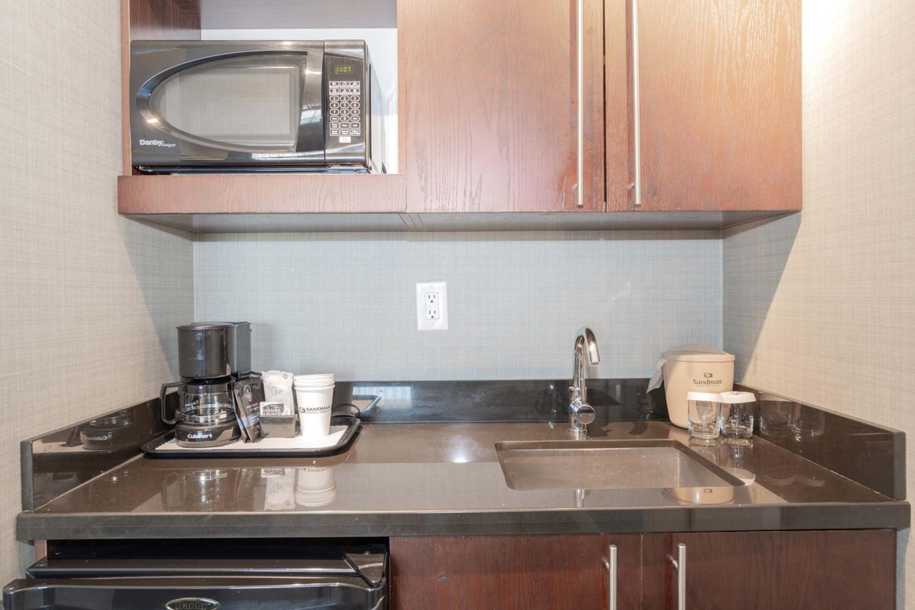 Grand Suite, 1 King Bed, Sofa Bed, Kitchenette - Photo 5
