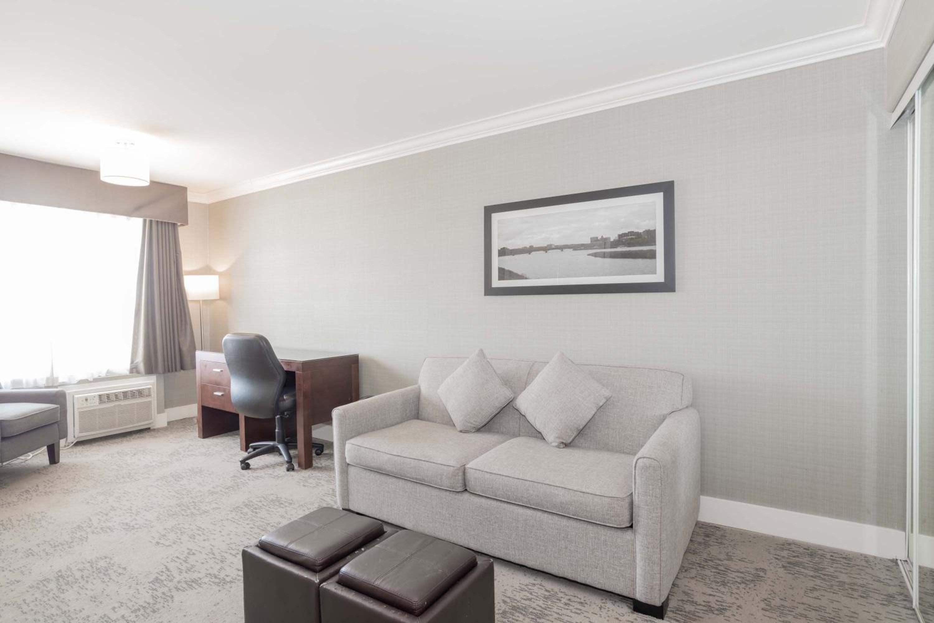 Grand Suite, 1 King Bed, Sofa Bed, Kitchenette - Photo 6
