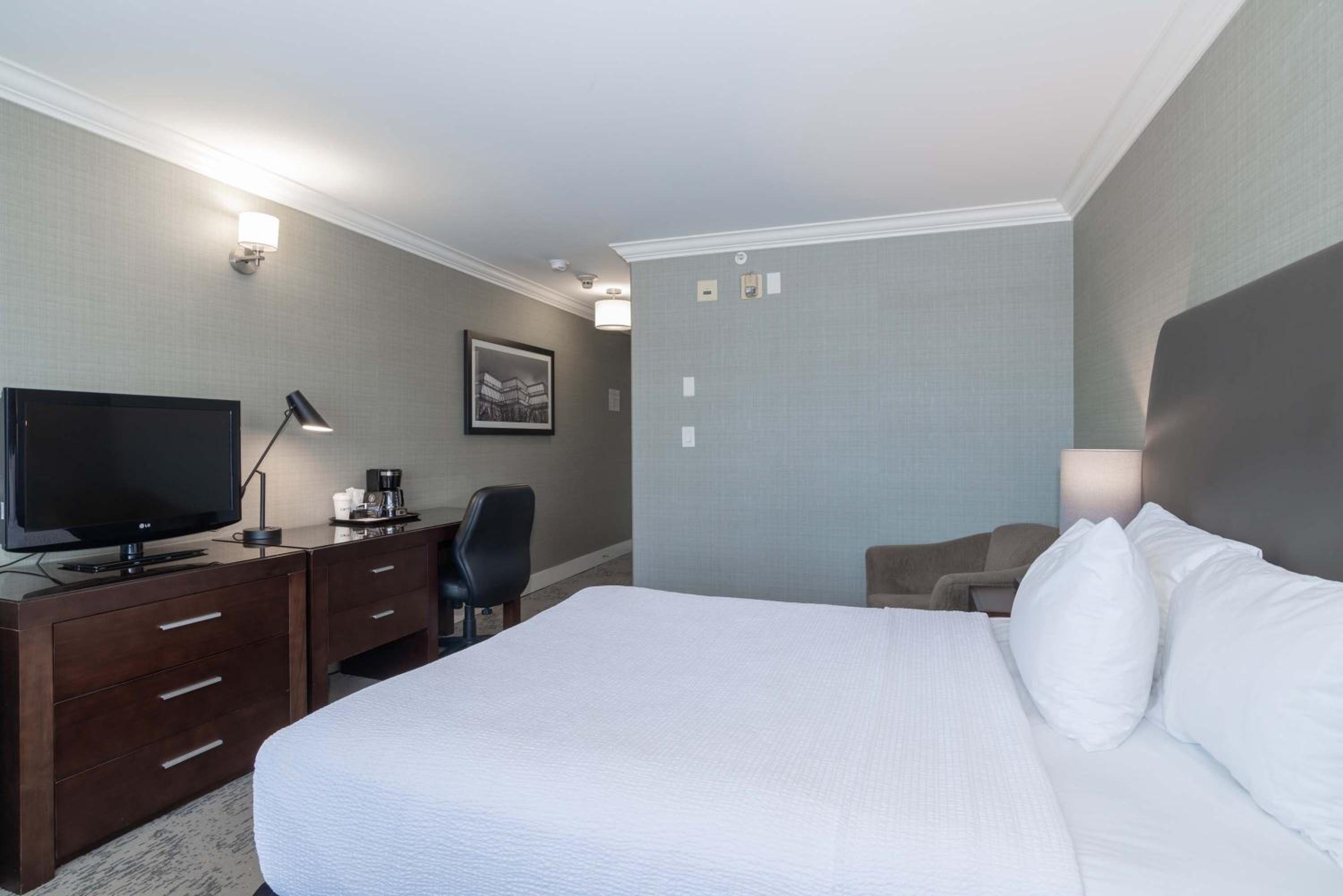 Accessible Room, 1 Queen Bed - Photo 3
