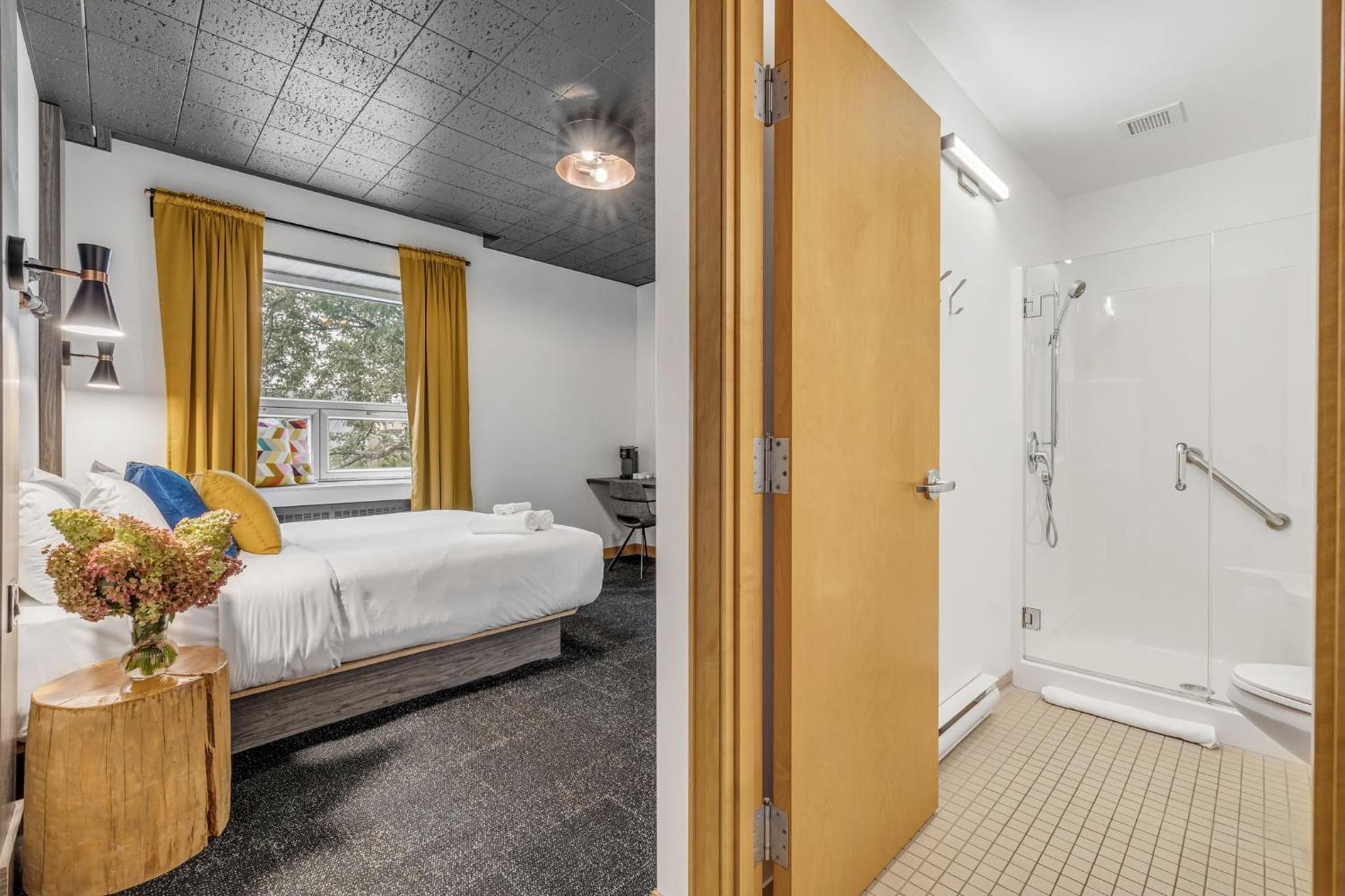 Queen Room