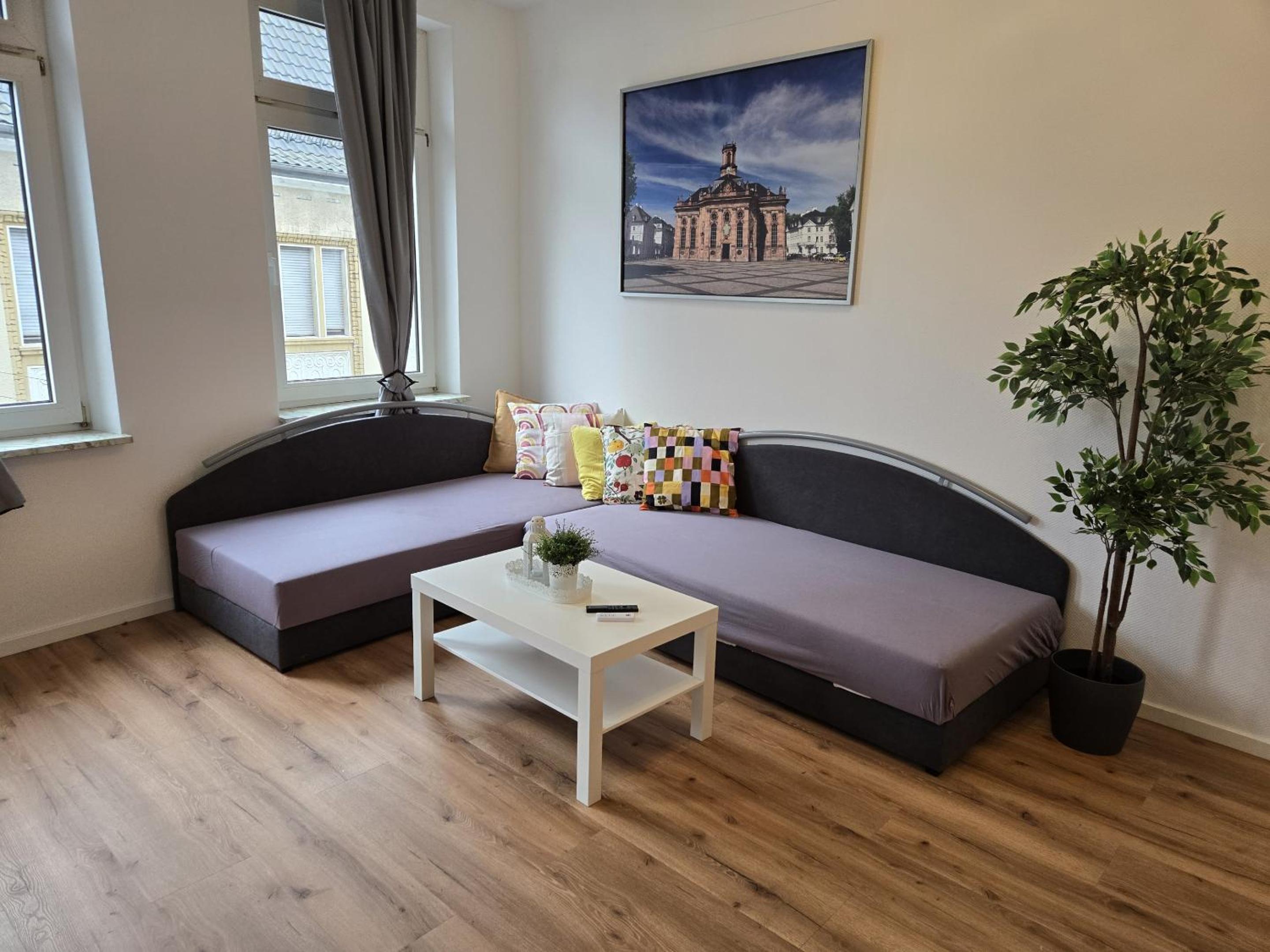 One-Bedroom Apartment with City View photo 1
