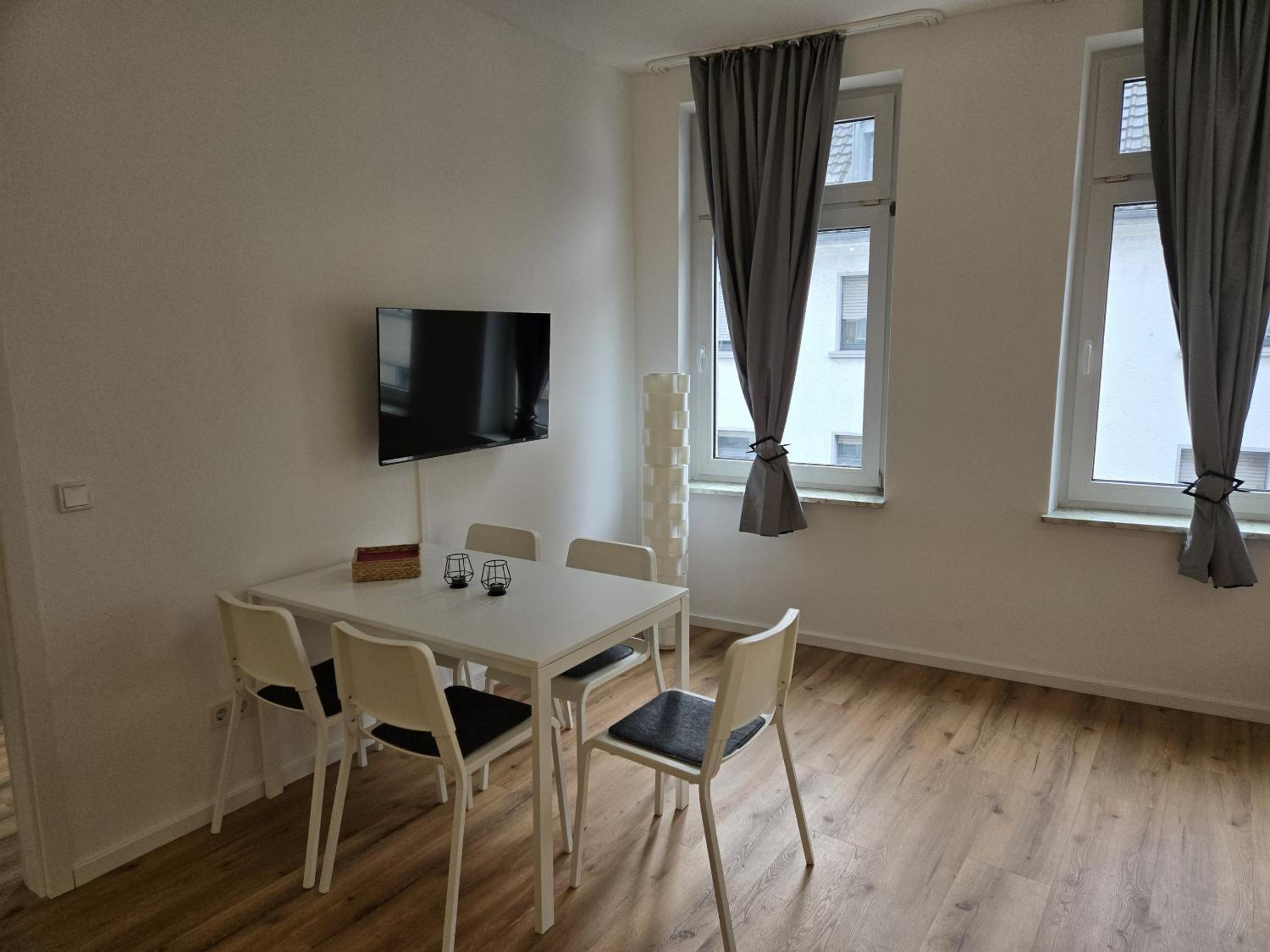 One-Bedroom Apartment with City View photo 3