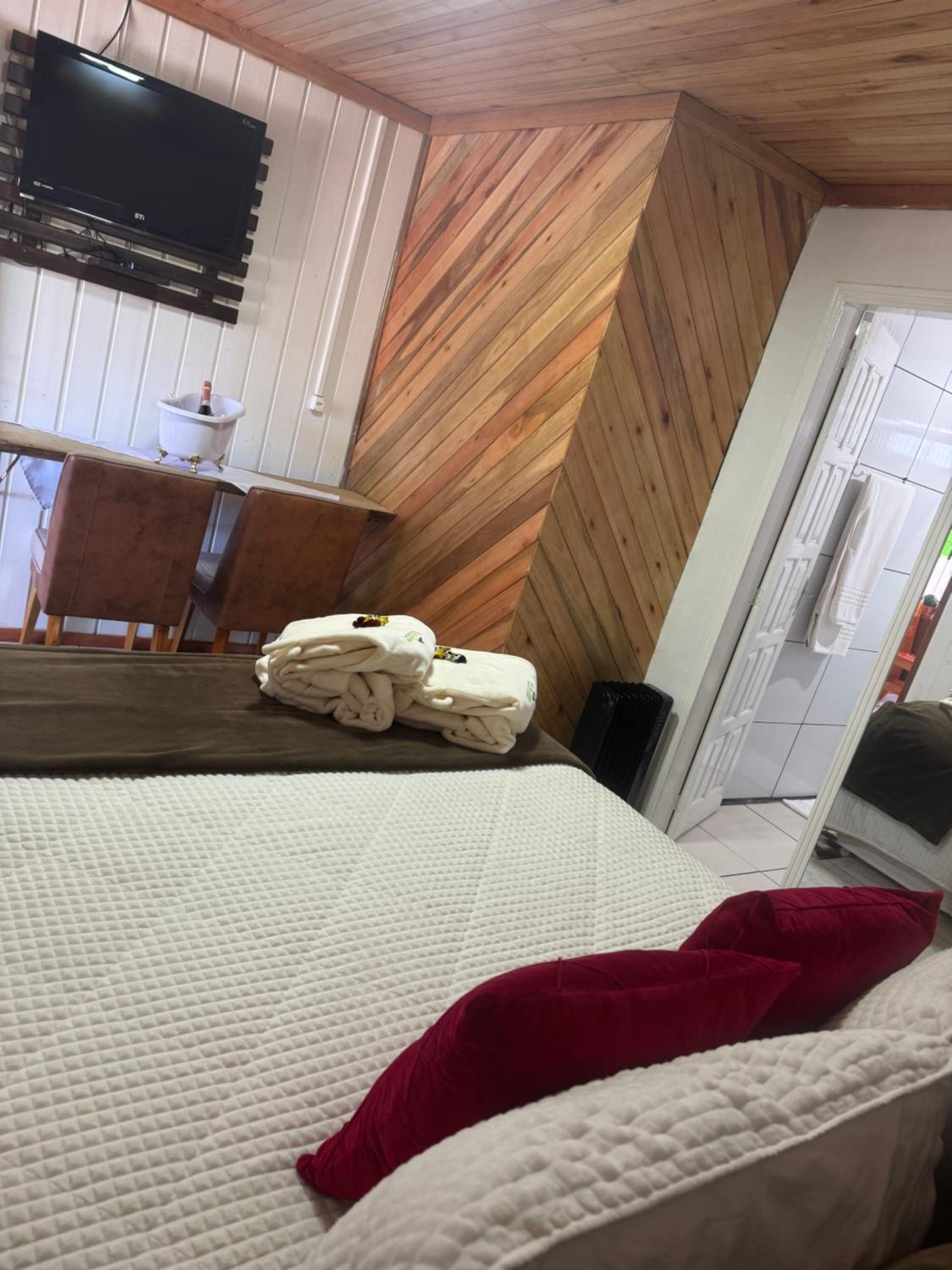 Suite - Photo 2