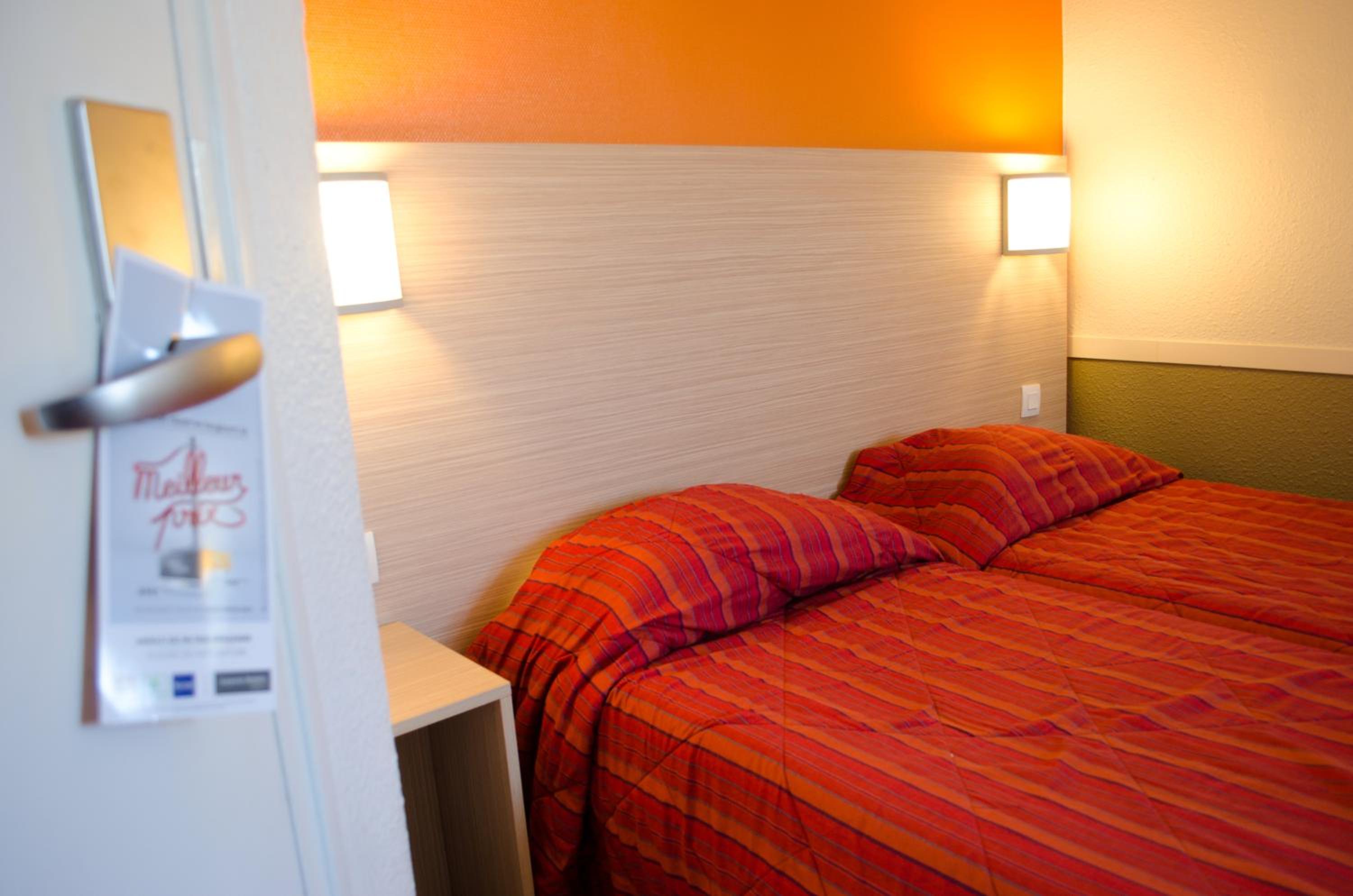 Twin Room - Photo 3