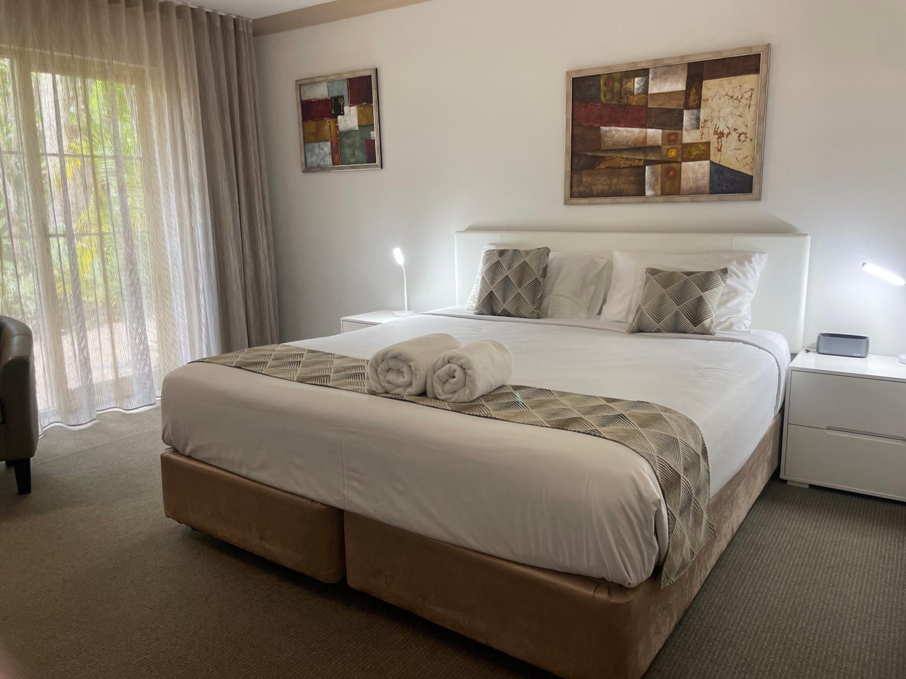 King Room with Spa Bath