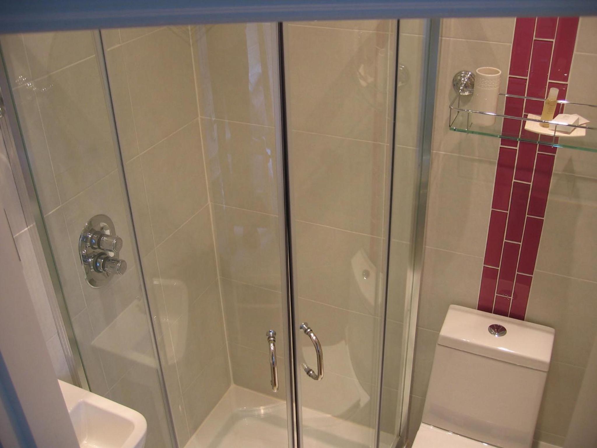 Single Room with Bathroom photo 2