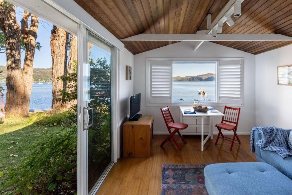 One-Bedroom House photo 1