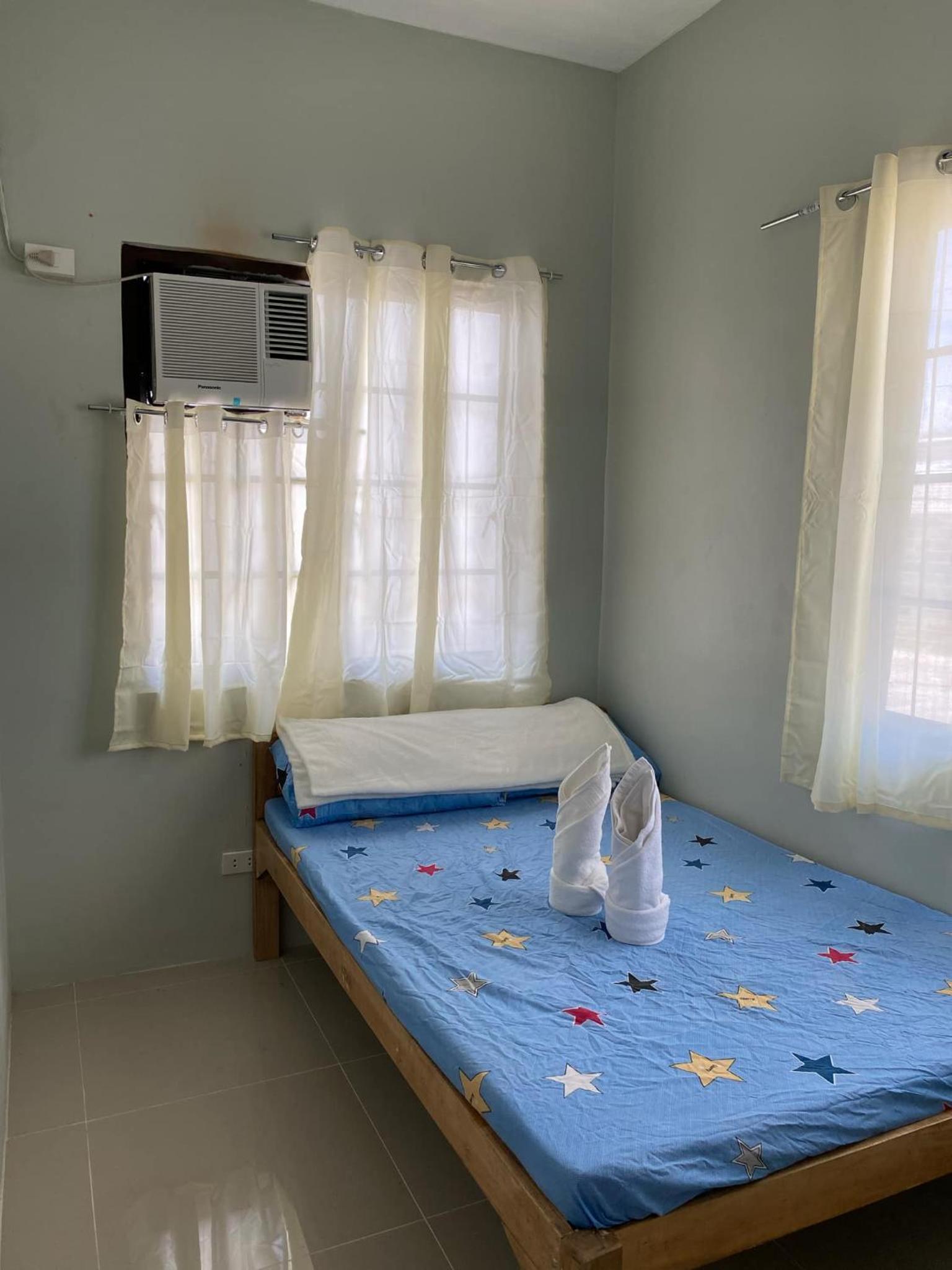 Two-Bedroom House photo 2