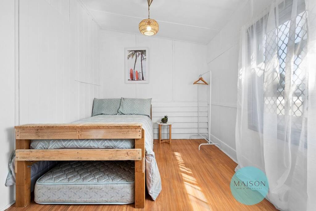 Three-Bedroom House photo 2