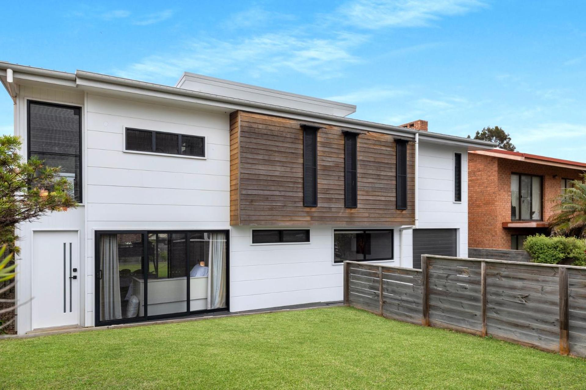 Four-Bedroom House photo 3