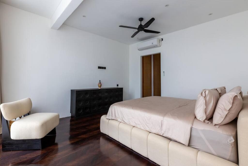 Three-Bedroom Villa photo 1