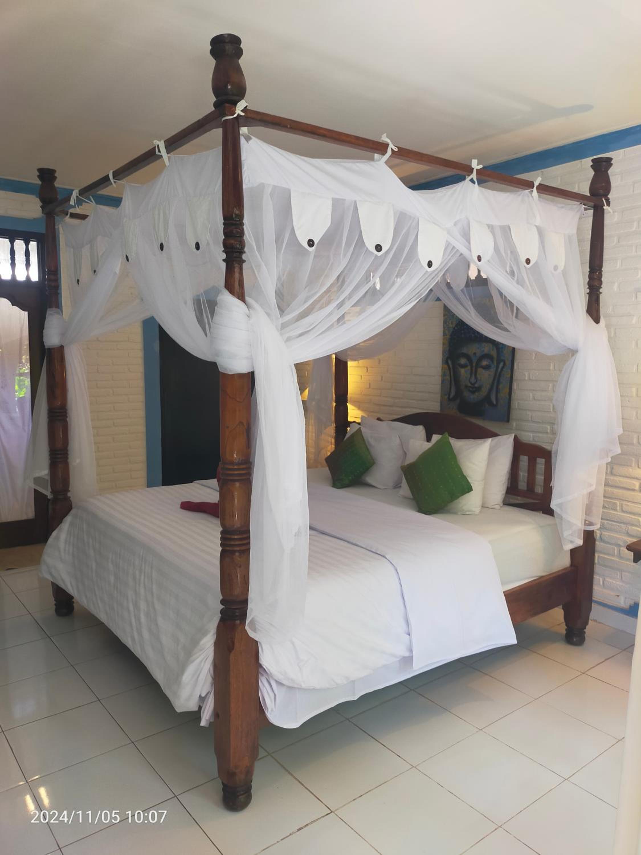 One-Bedroom Bungalow with Sea View - Photo 9