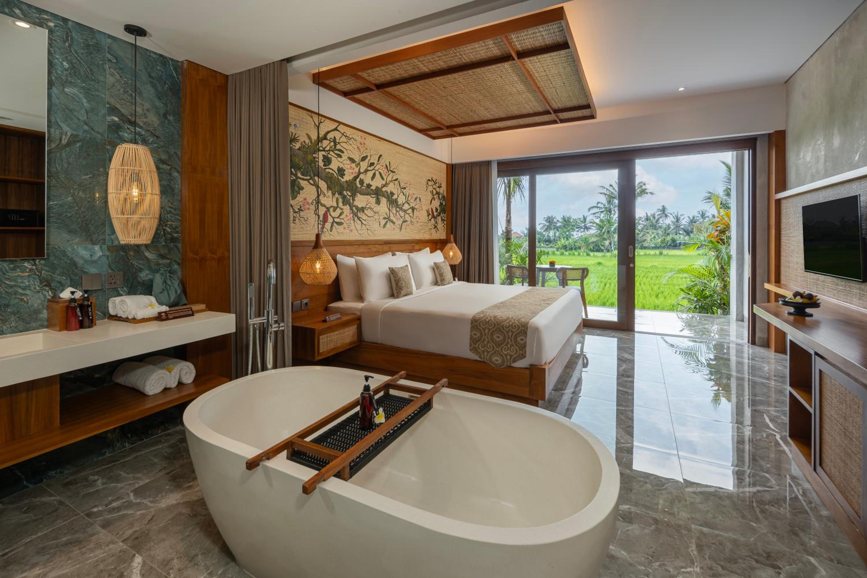 Emana Room with Rice Field View and Schedule Shuttle Service to Ubud Center