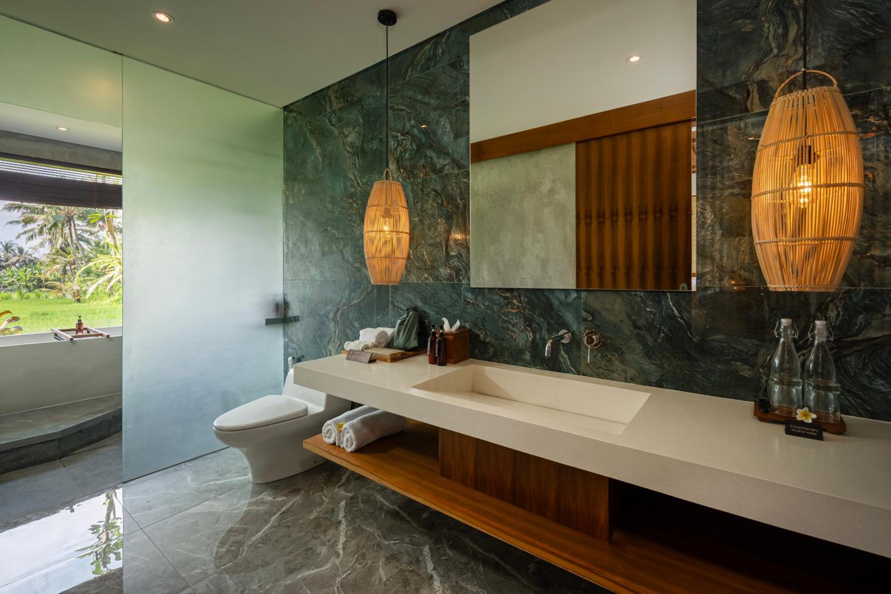 Emana Suite with Complimentary Schedule Shuttle Service to Ubud Center