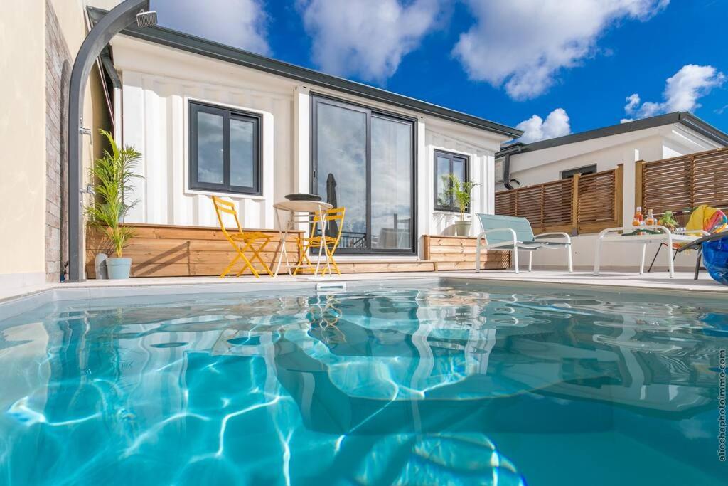 One-Bedroom Bungalow photo 1
