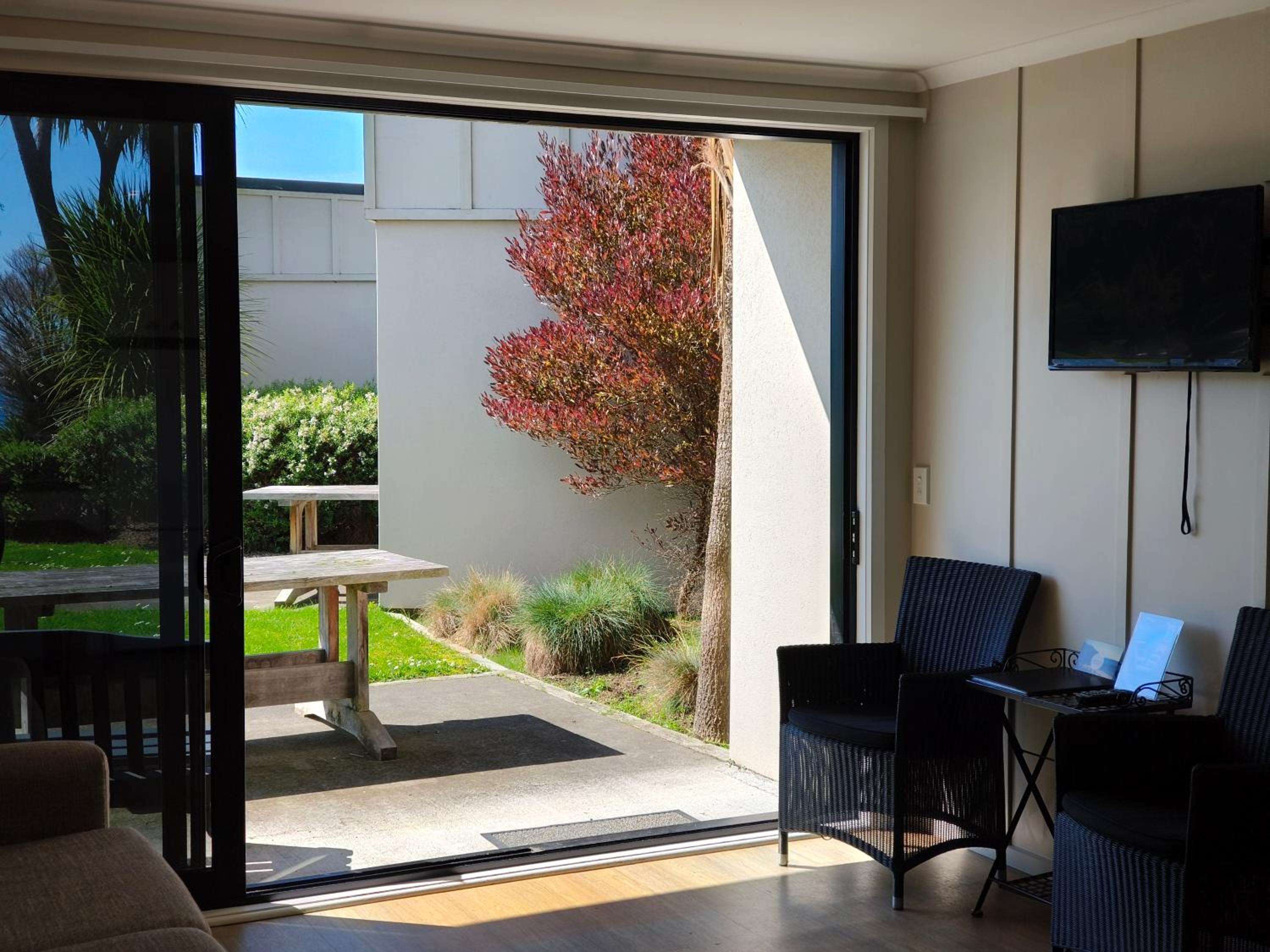 One-Bedroom Apartment - Disability Access photo 2