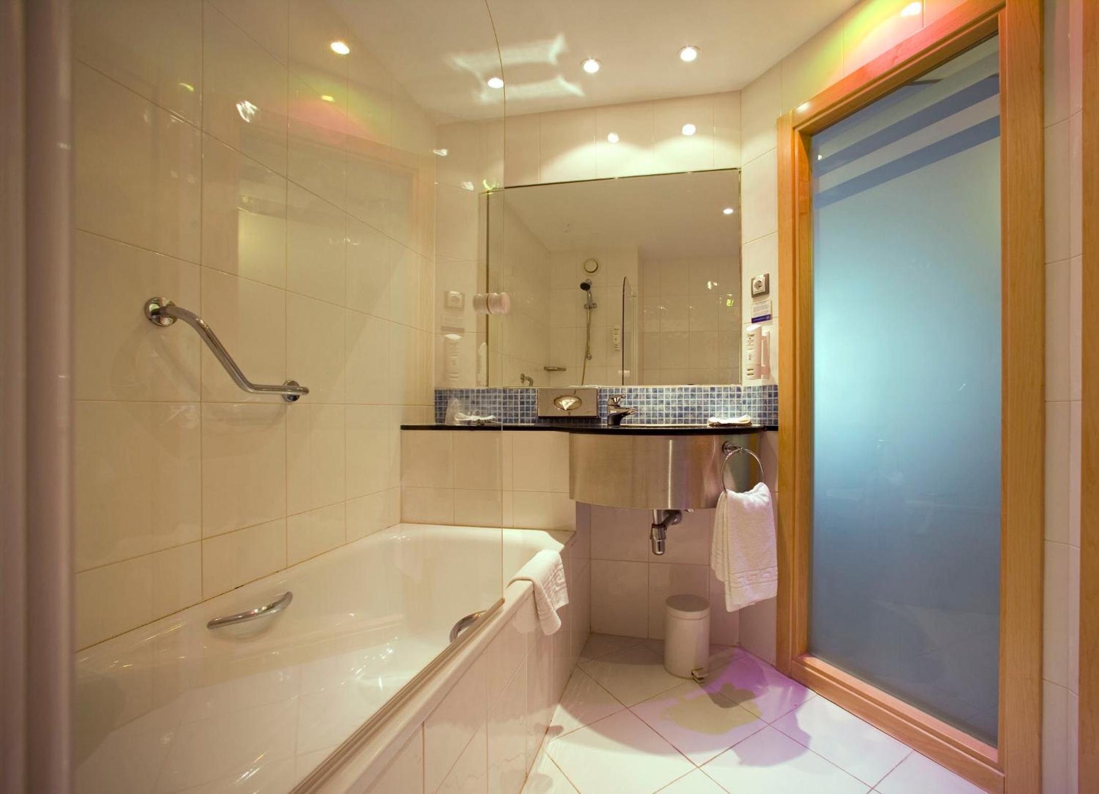 Standard Twin Room - Free Breakfast - Photo 8