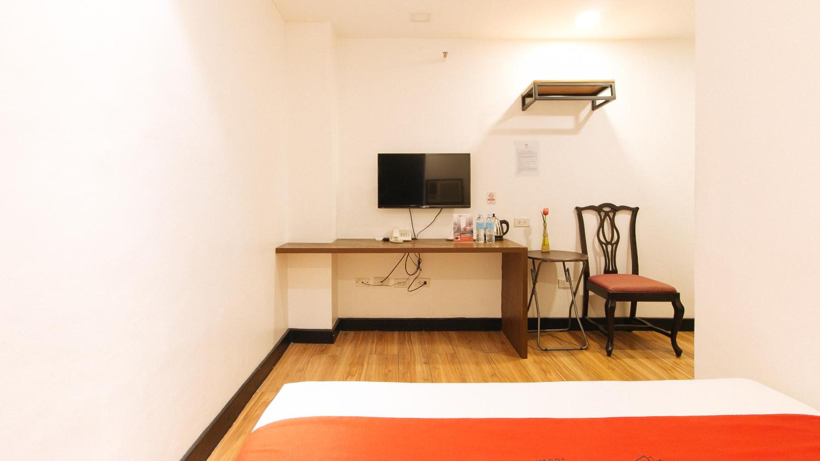 Queen Room - Photo 4