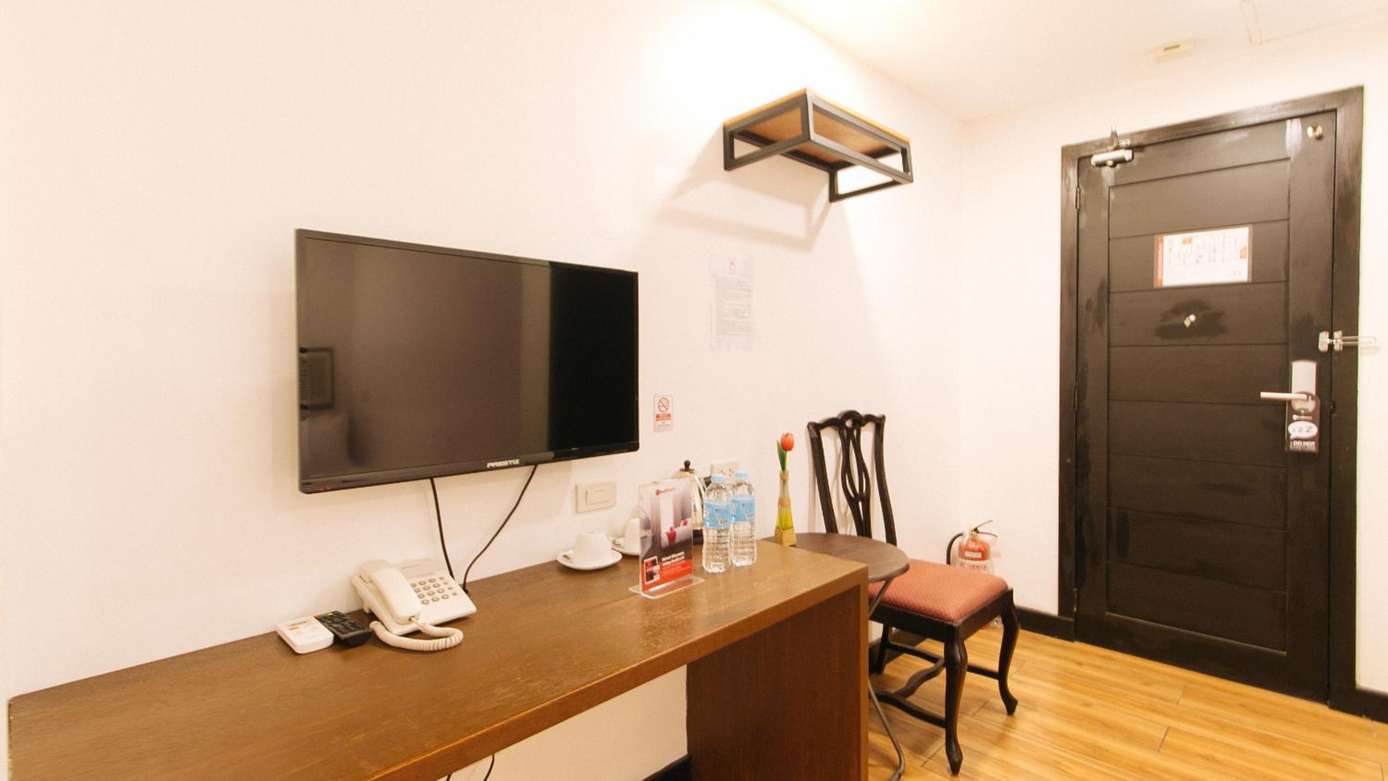 Queen Room - Photo 5