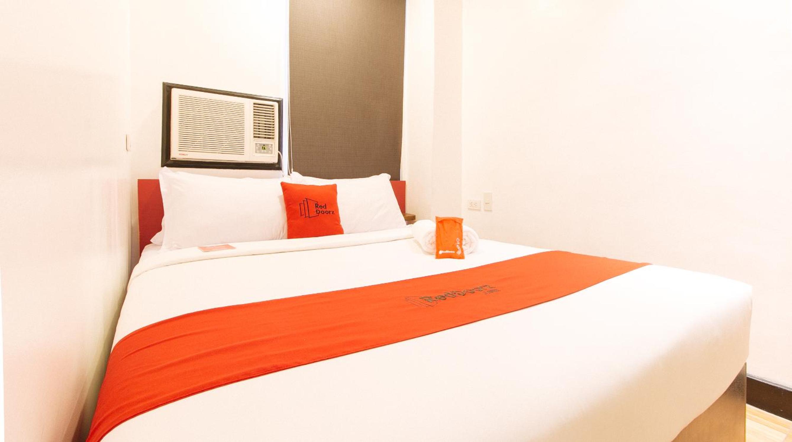 Queen Room - Photo 9