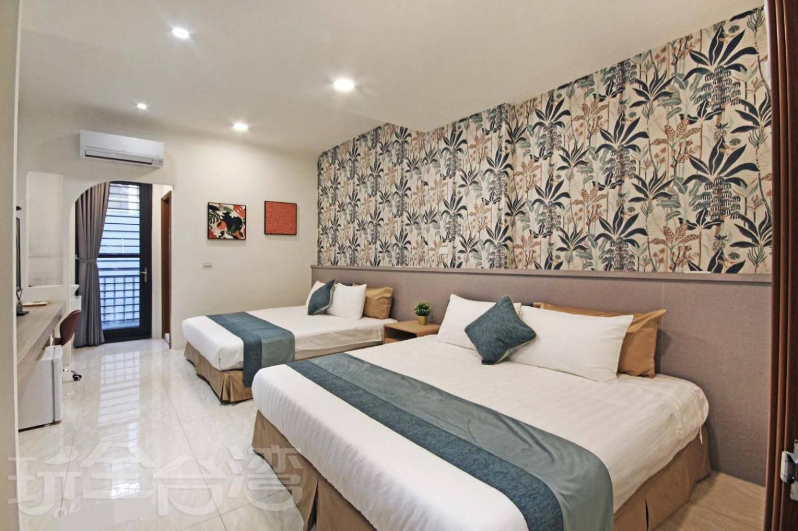 Quadruple Room with Private Bathroom